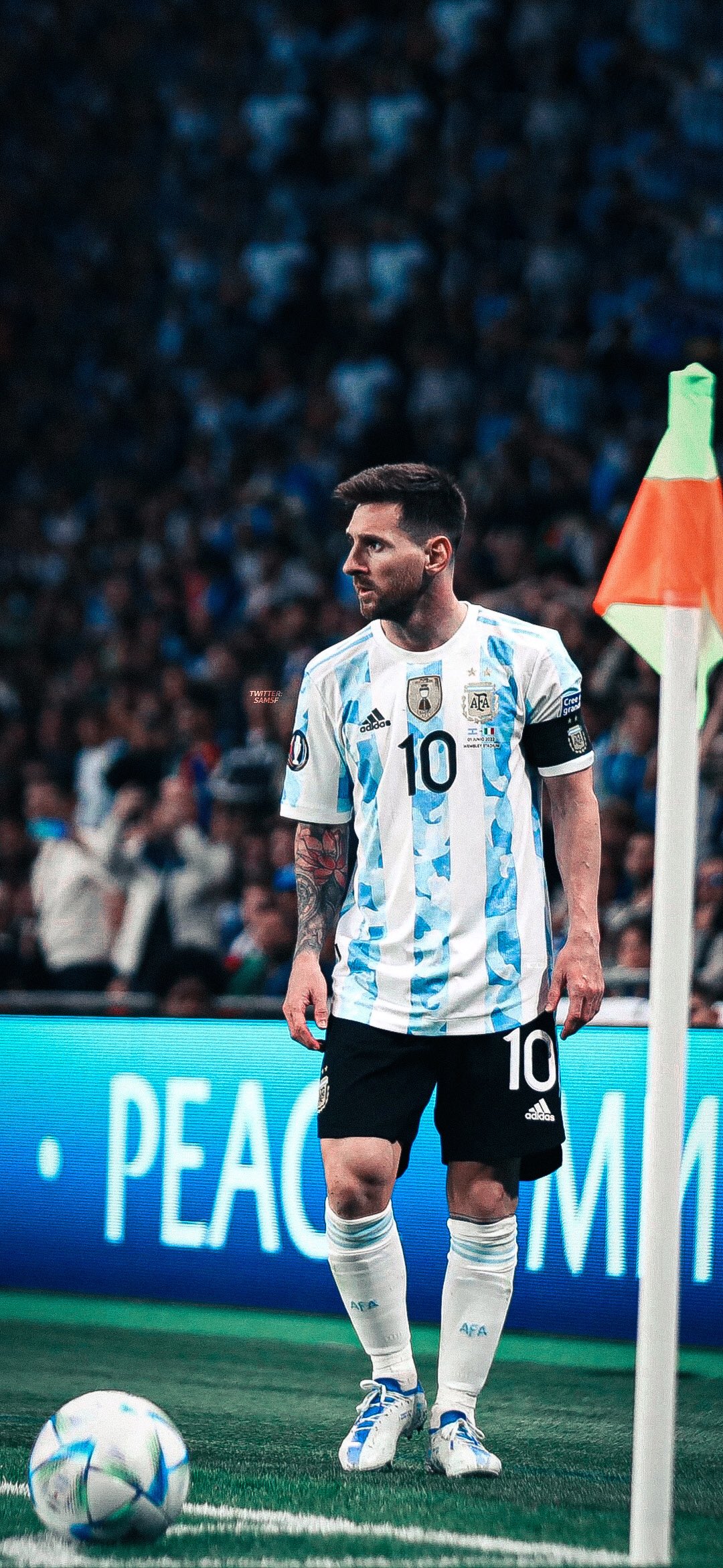 Lionel Messi luôn là một trong những cầu thủ được yêu thích nhất trên toàn cầu vì tài năng để đá bóng và tâm huyết với đội bóng. Hãy cùng tìm hiểu về những bức ảnh nền độc đáo và đẹp mắt về Messi, để có thể kết nối với thần tượng của bạn.