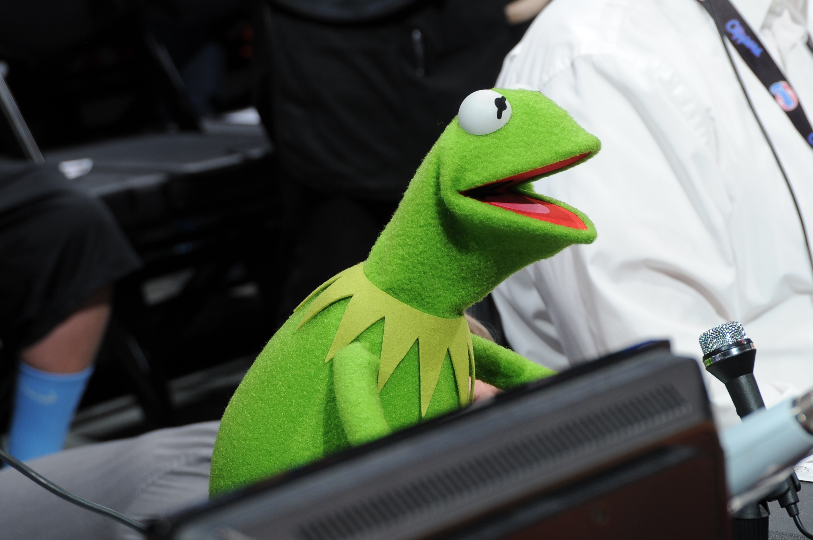 Kermit the Frog introduces Clippers, including Blake Griffin (video)