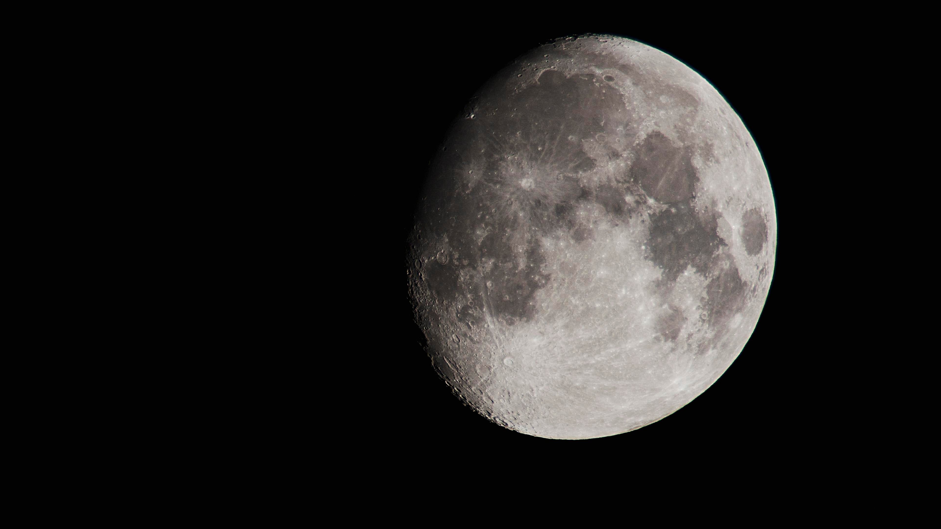 Waxing Gibbous Moon 4K wallpaper
