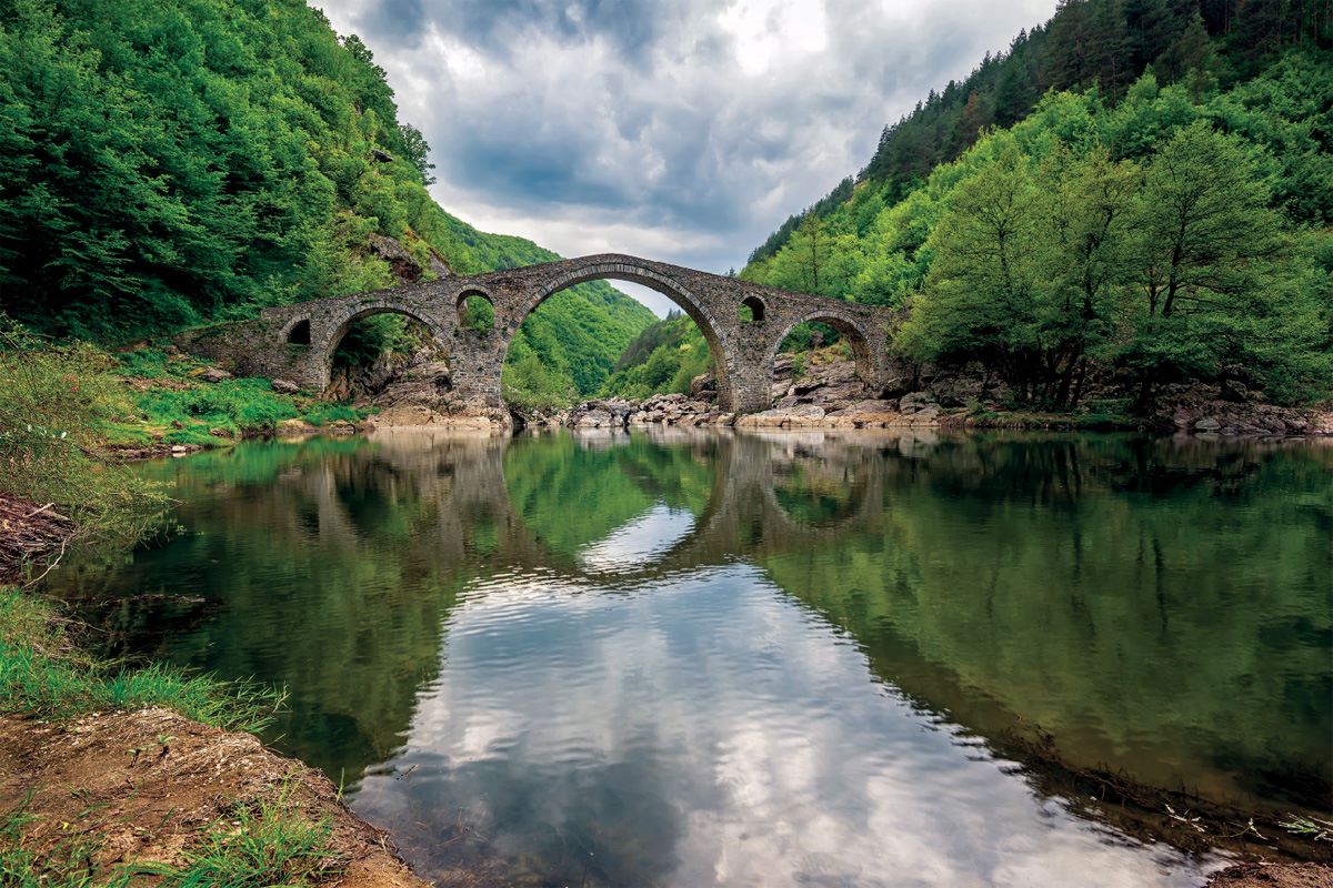 Wallpaper view of the Devils bridge in Bulgaria