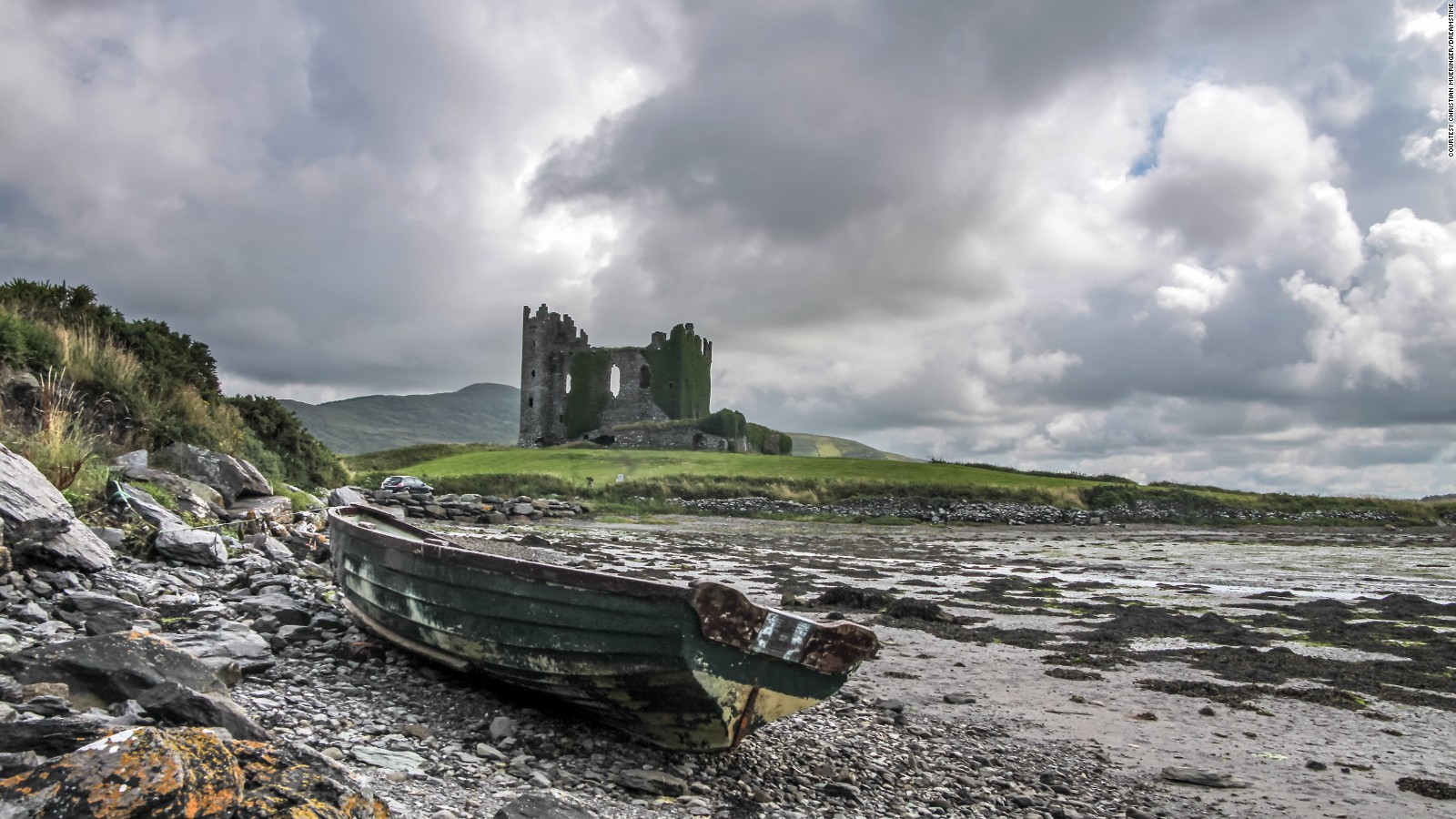 Замок Бэлликэрбери Ирландия