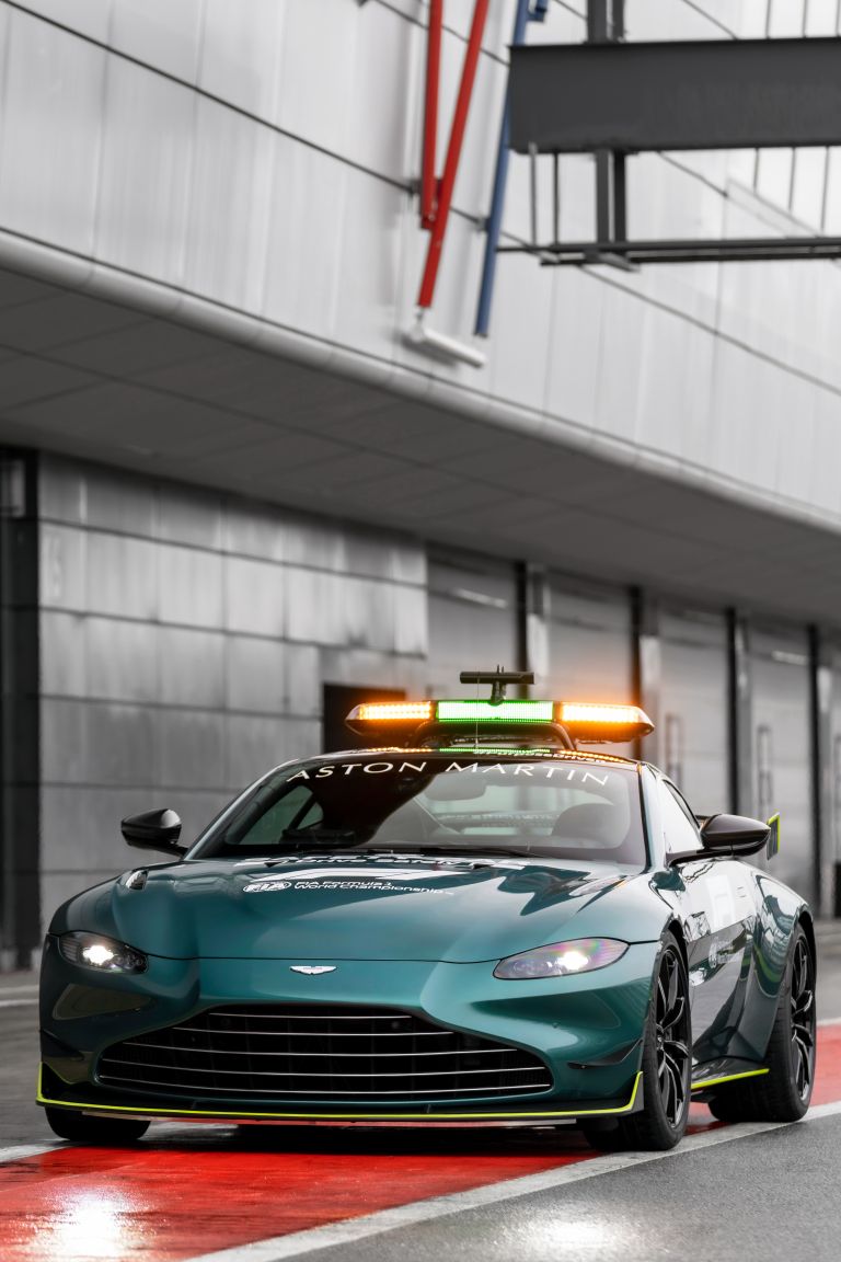 Aston Martin Vantage F1 Safety Car quality free high resolution car image