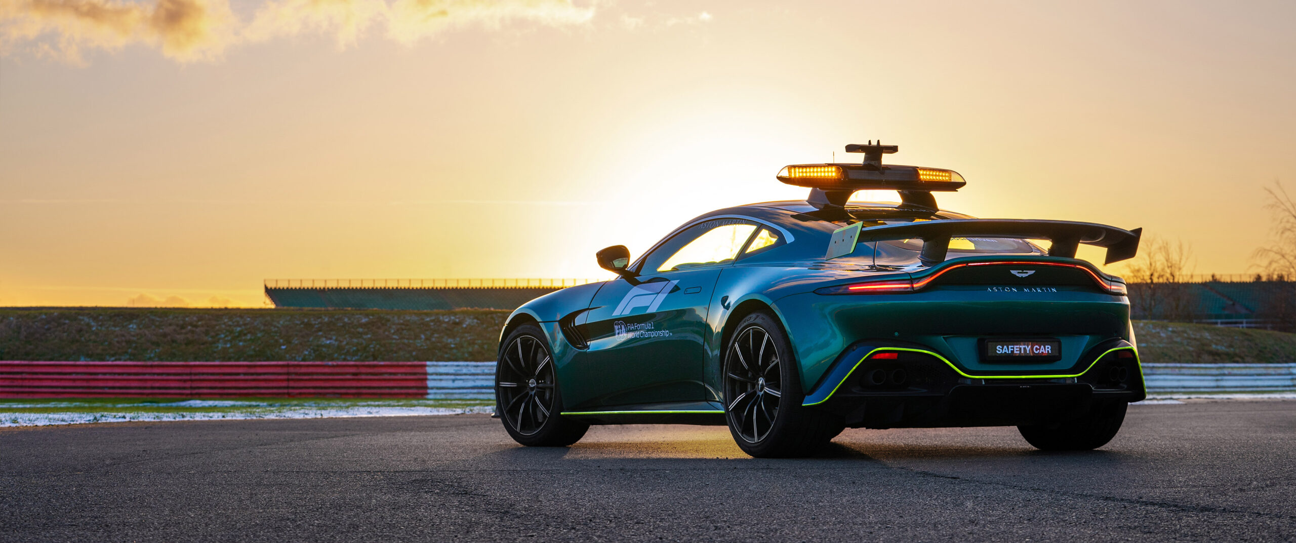 Aston Martin Vantage F1 Safety Car Wallpaper