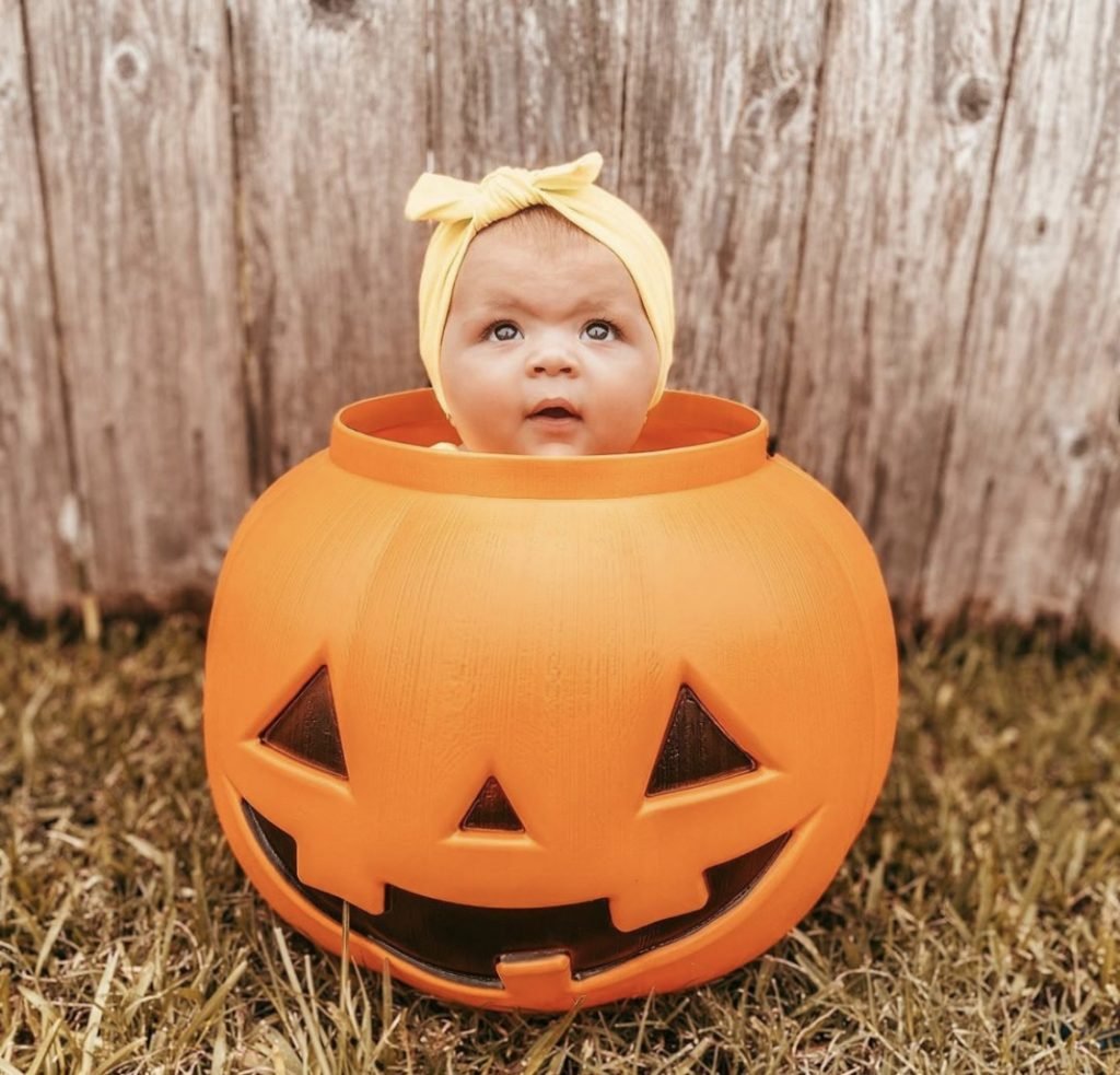 Cute Fall Baby Picture That You Can Take Yourself Simply Mom