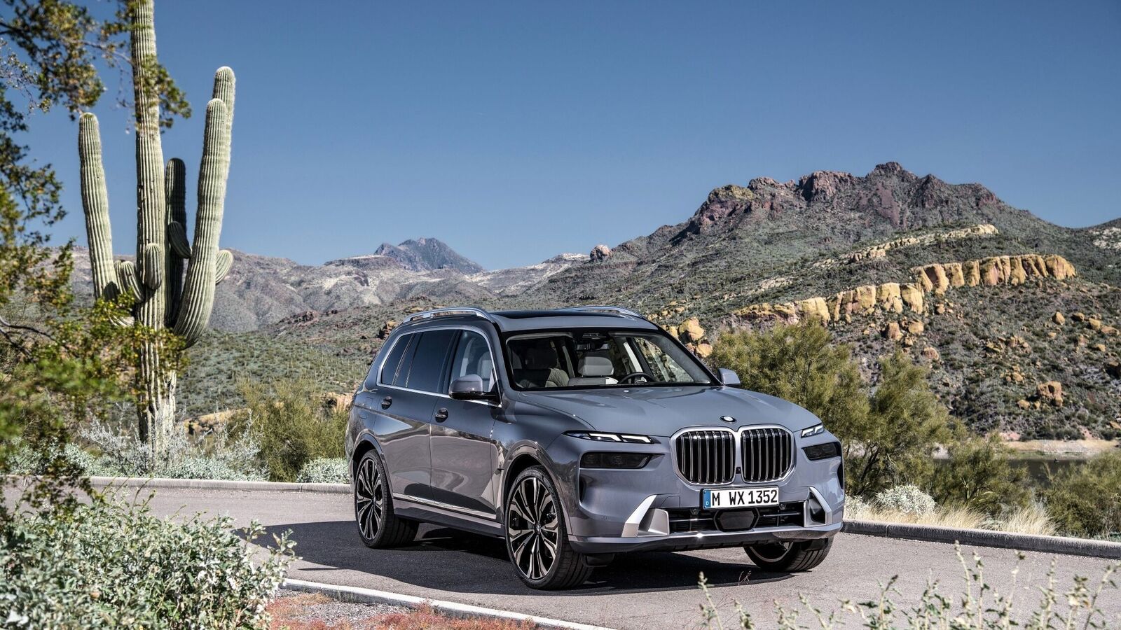 In Pics: 2023 BMW X7 Is The First Fossil Fuel Car To Get IDrive8 Technology