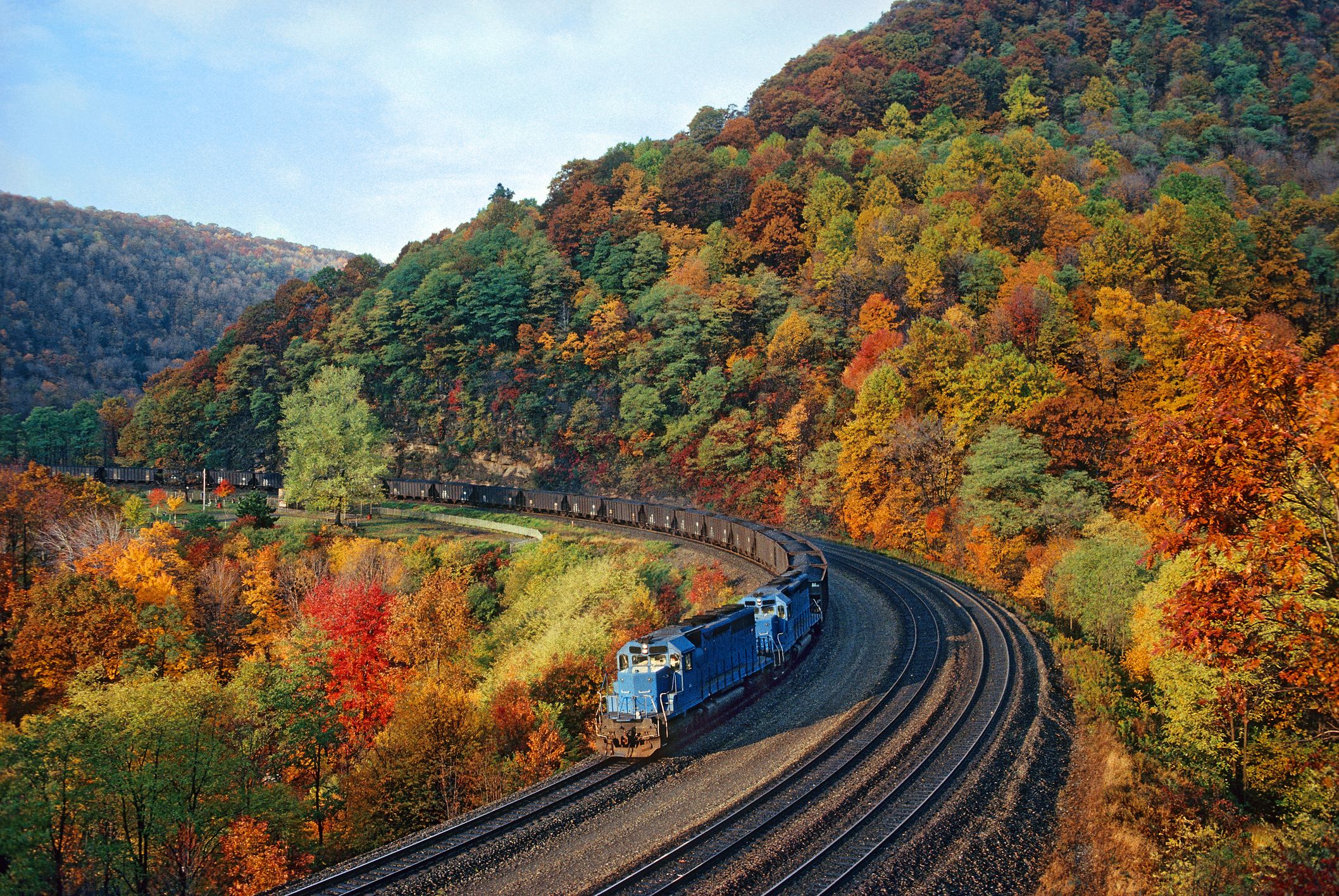 Best Fall Foliage Train Rides Leaf Peeping Train Tours