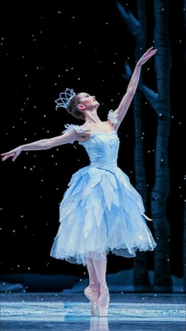 Ballet Wallpaper Snowflake Ballerina. Ballet inspiration, Ballet dance photography, Ballet image