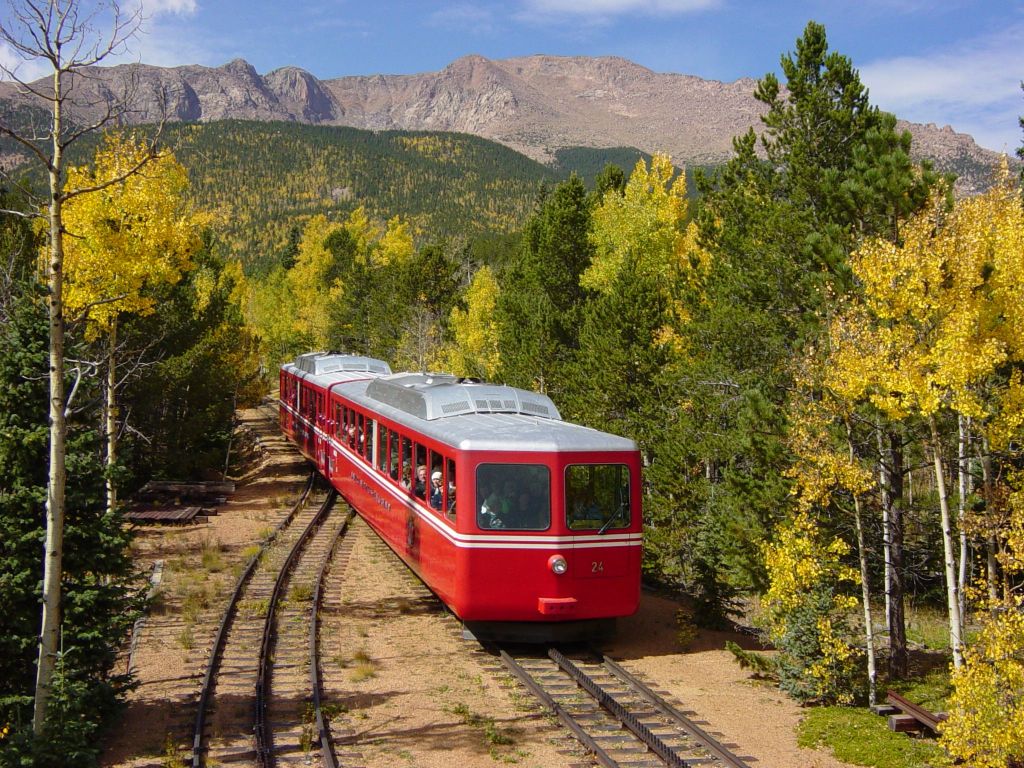 scenic Colorado train trips to see fall foliage