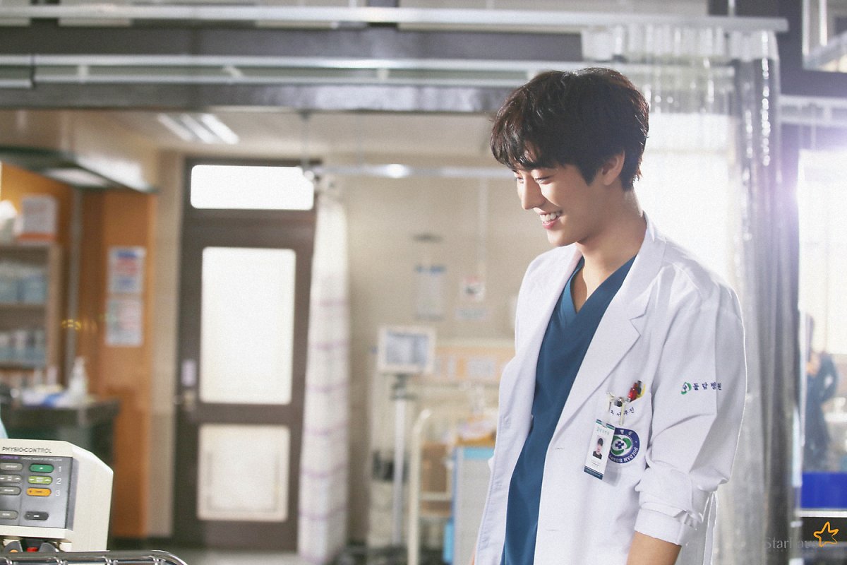 Ahn HyoSeop, Dr. Romantic 2 Drama Set Behind The Scene