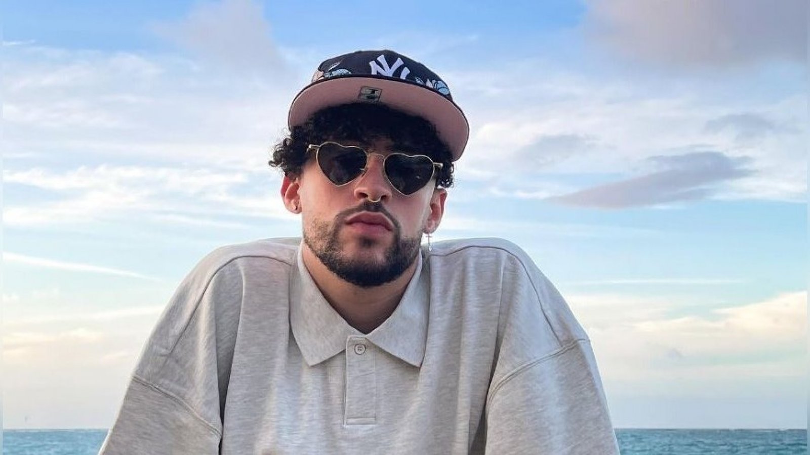 Me Porto Bonito: Bad Bunny sorprende a fanáticos con nuevo video musicalhoras