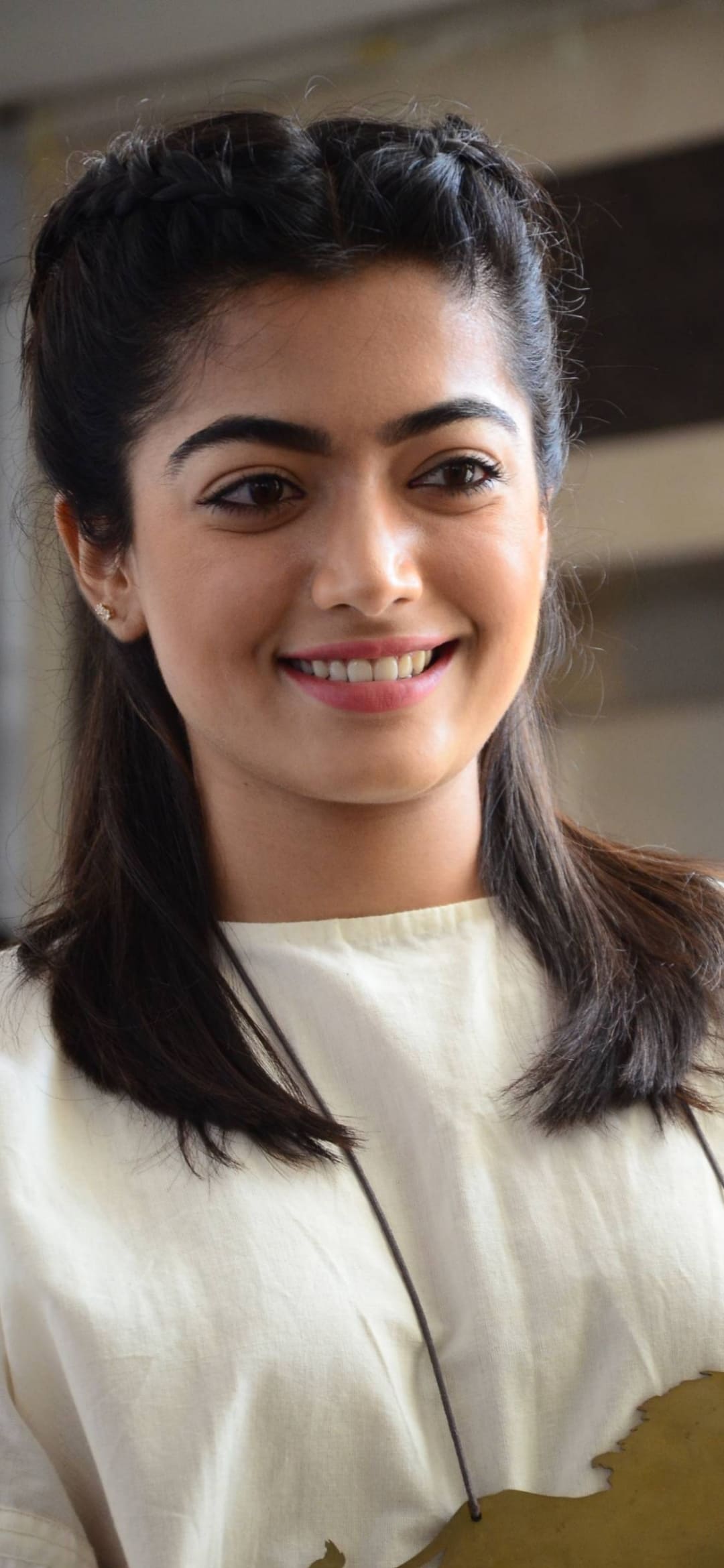 Rashmika Mandanna Wallpaper Rashmika Wallpaper [ HQ ]