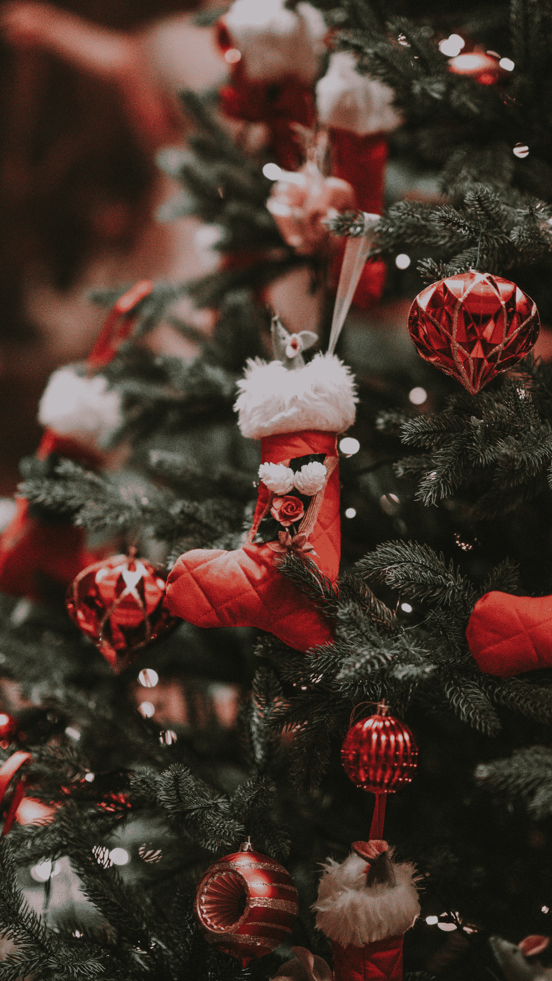 FREE Aesthetic Christmas Wallpaper For A Festive Phone