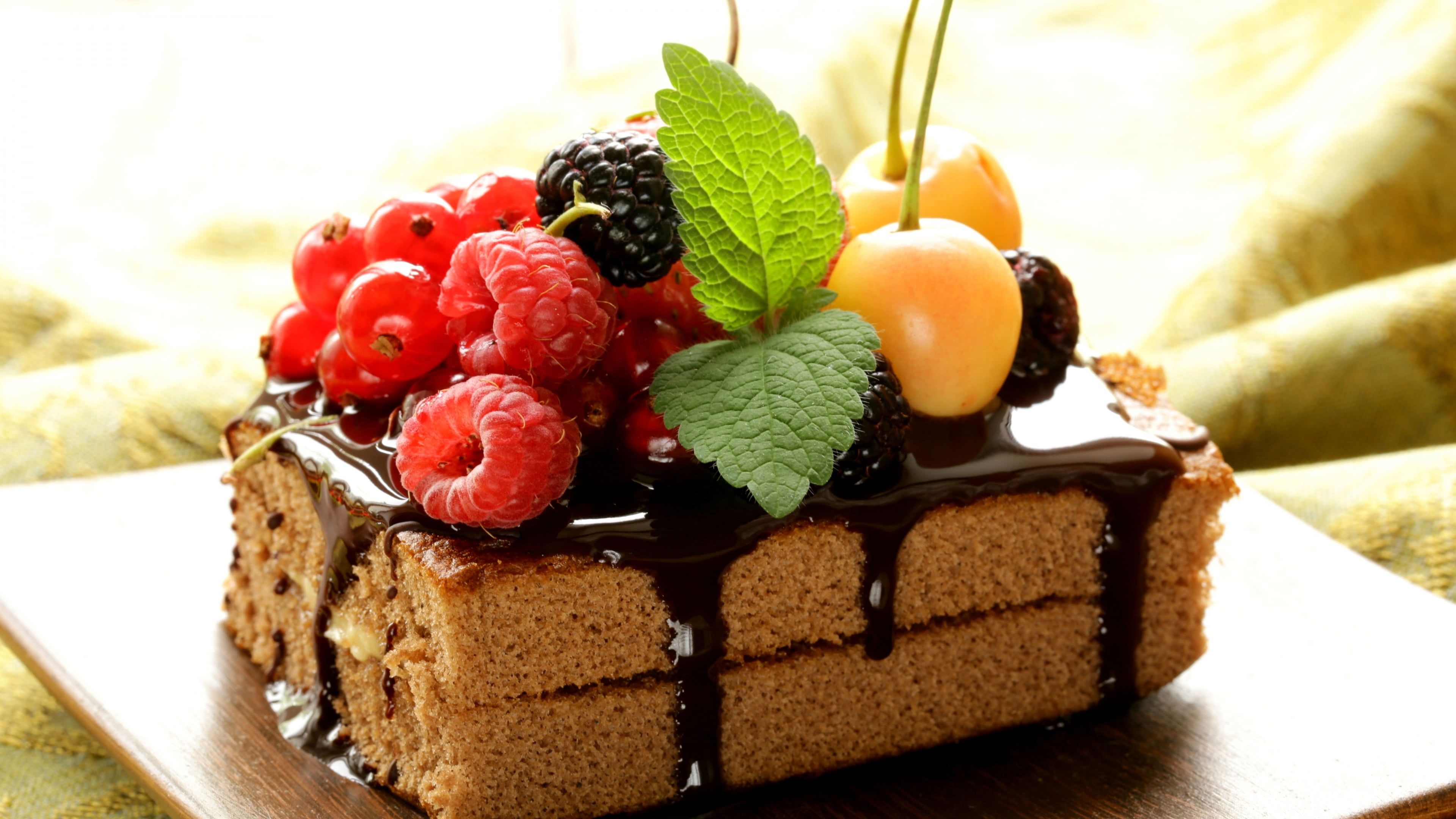 Slices of cake with fruit toppings wallpaper, chocolate, food, raspberries. Идеи для блюд, Торт, Десерты