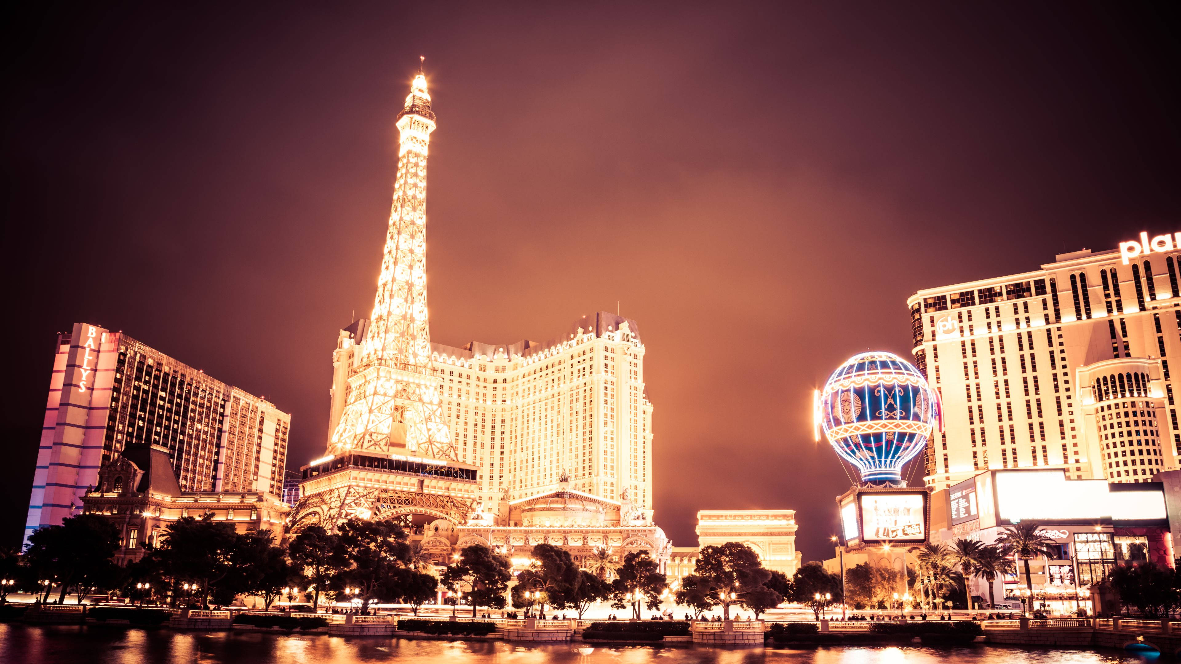 Download Paris Las Vegas 4k Wallpaper