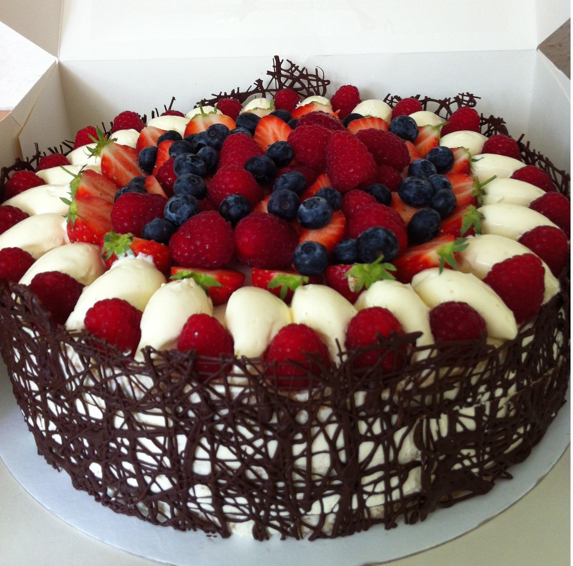 tasty fruit cake
