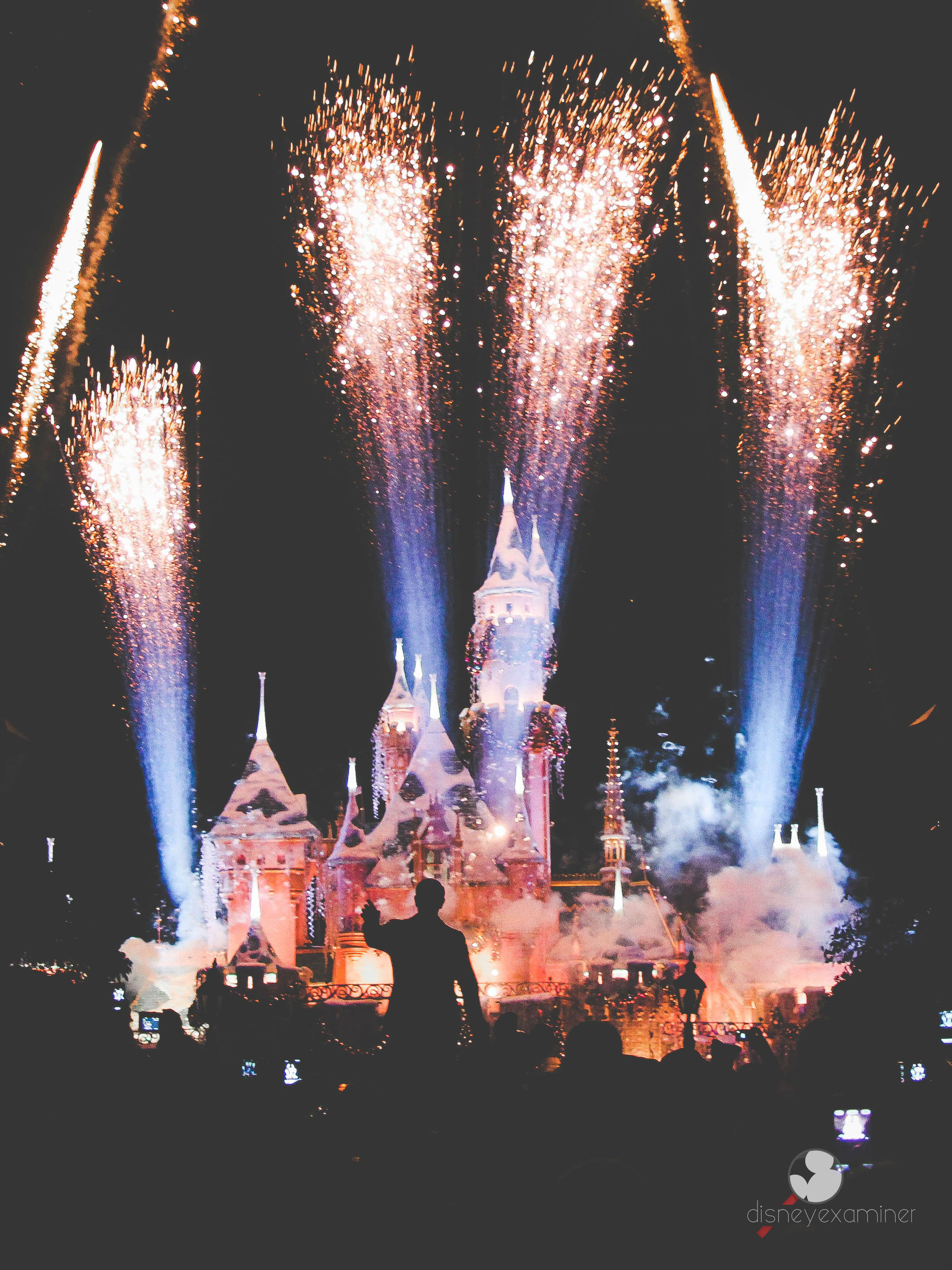 Spring into the new season with our latest free Disney wallpaper!