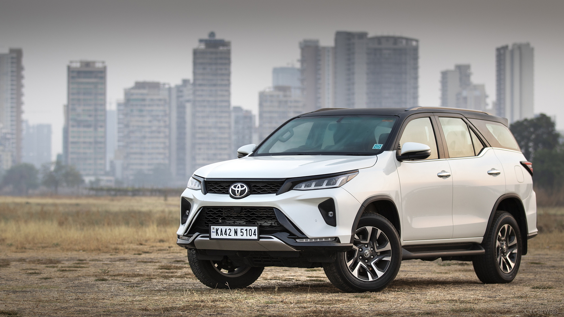 Toyota Fortuner Image & Exterior Photo Gallery [Images]