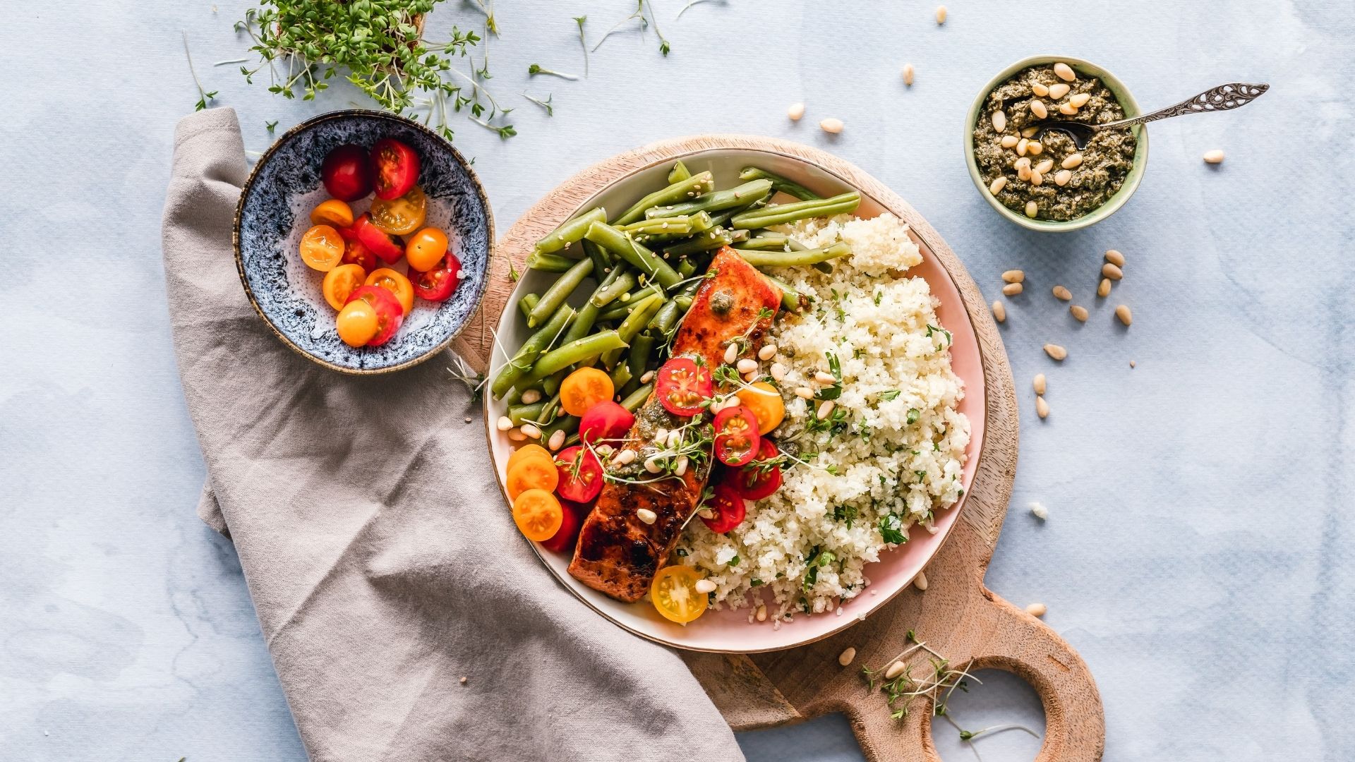 best and worst foods you can have for a working lunch, according to the experts