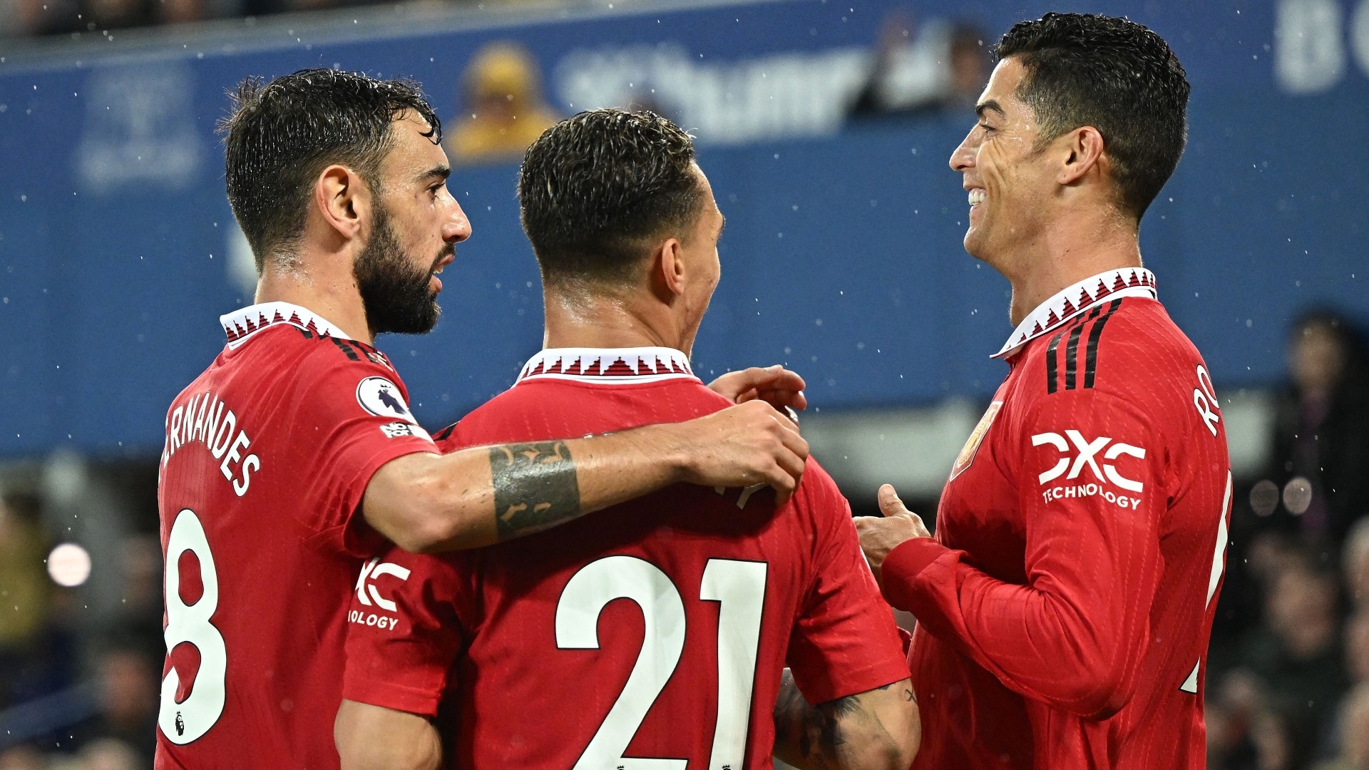 Antony Reveals Ronaldo Has Turned Teacher For Younger Team Mates At Man Utd