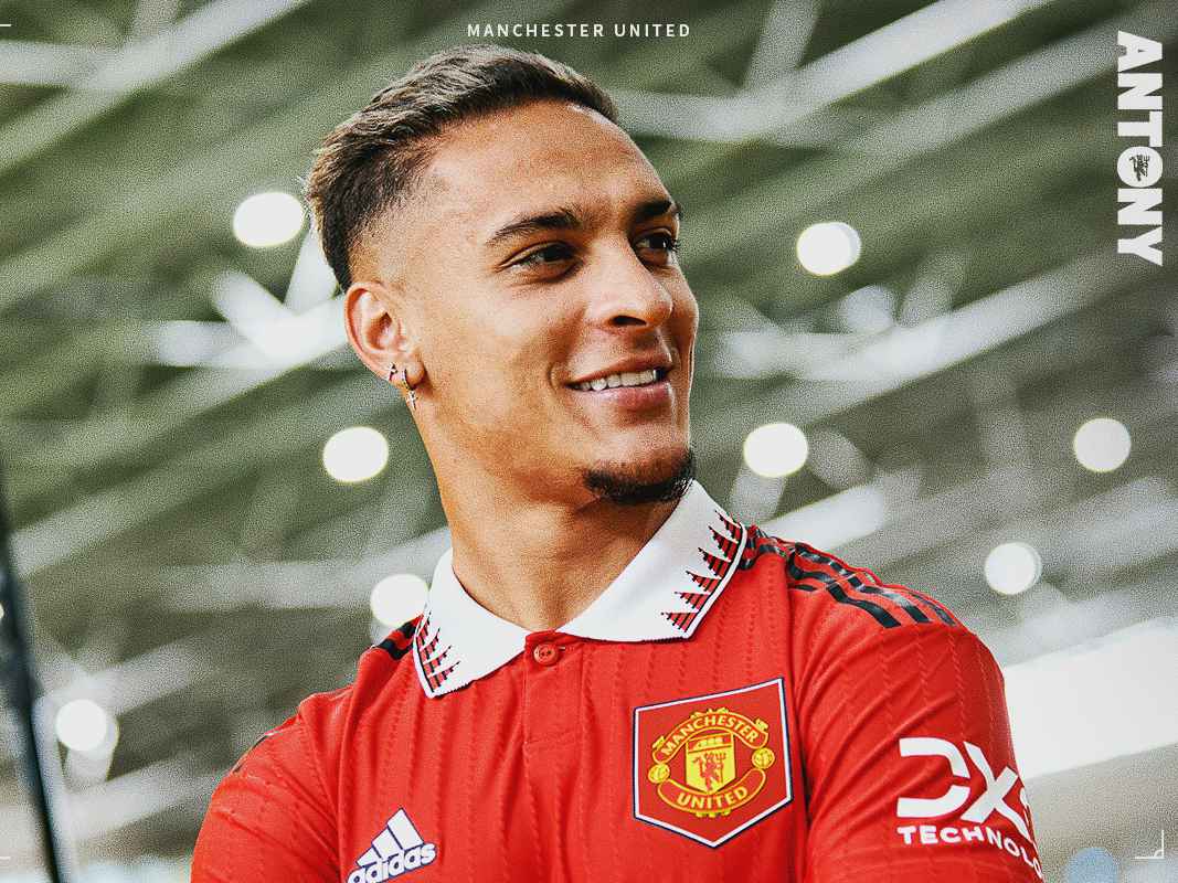 First photo of Antony in Man Utd kits after transfer from Ajax