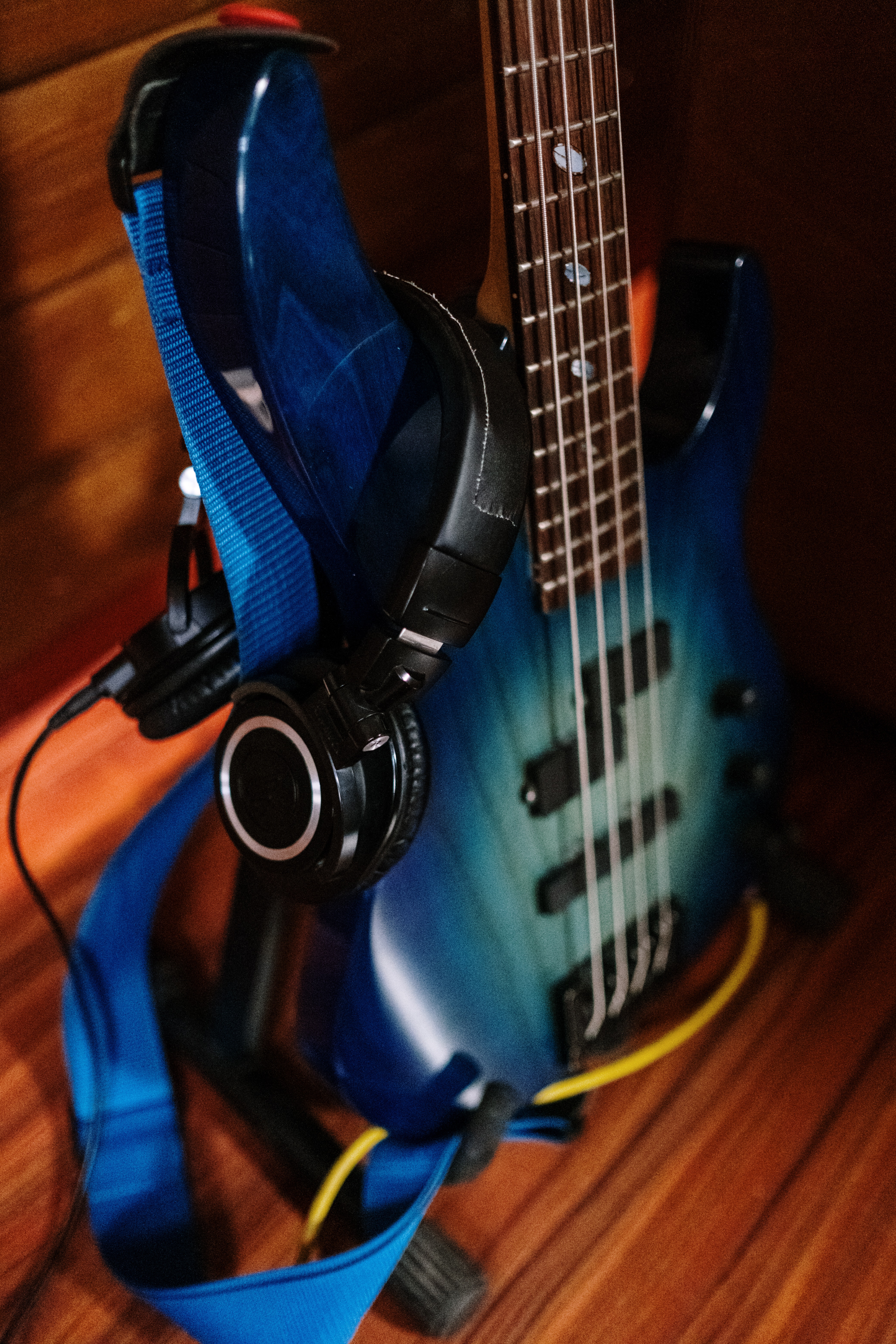 Close Up Shot Of Dark Blue Bass Guitar · Free