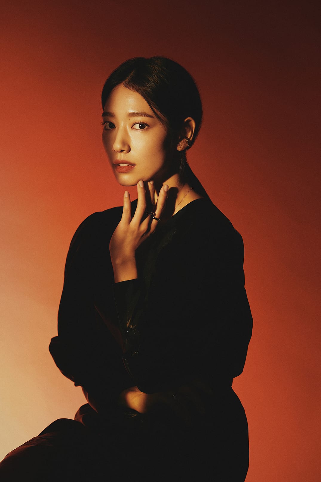 Park Shin Hye Talks How Jeon Jong Seo's “Demented” Acting Motivated her Korean Entertainment Magazine