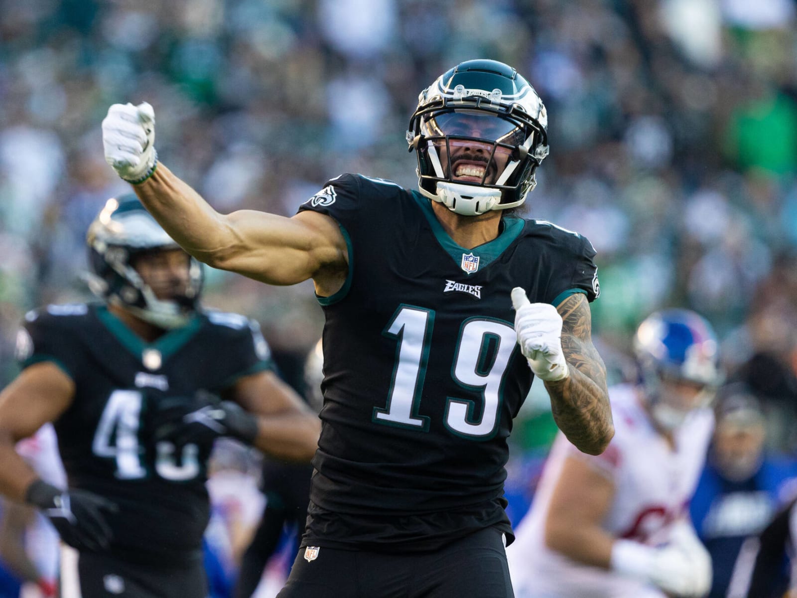 Eagles Trade Arcega Whiteside To Seahawks For Amadi