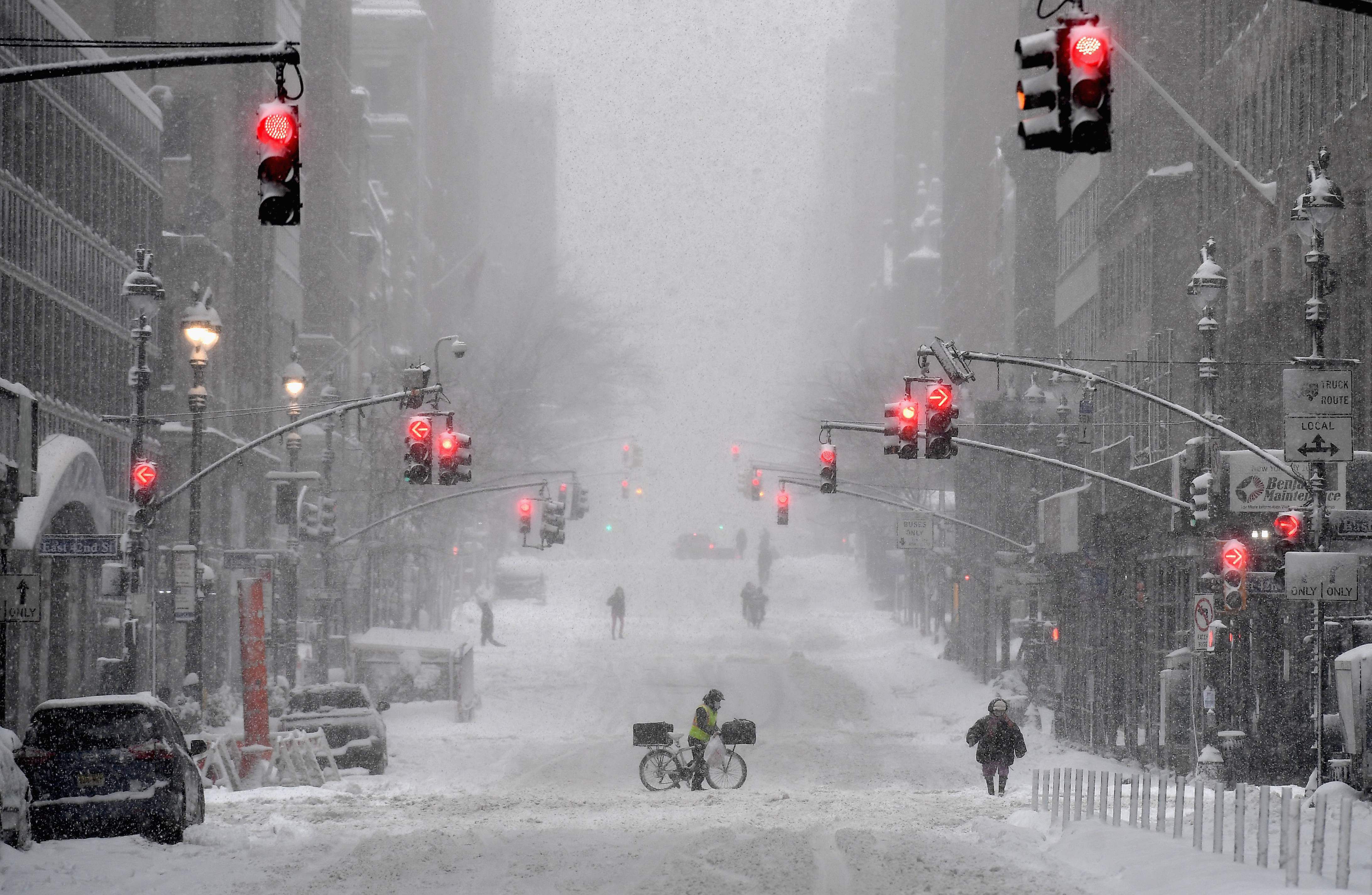 Снег в Нью-Йорке 2021