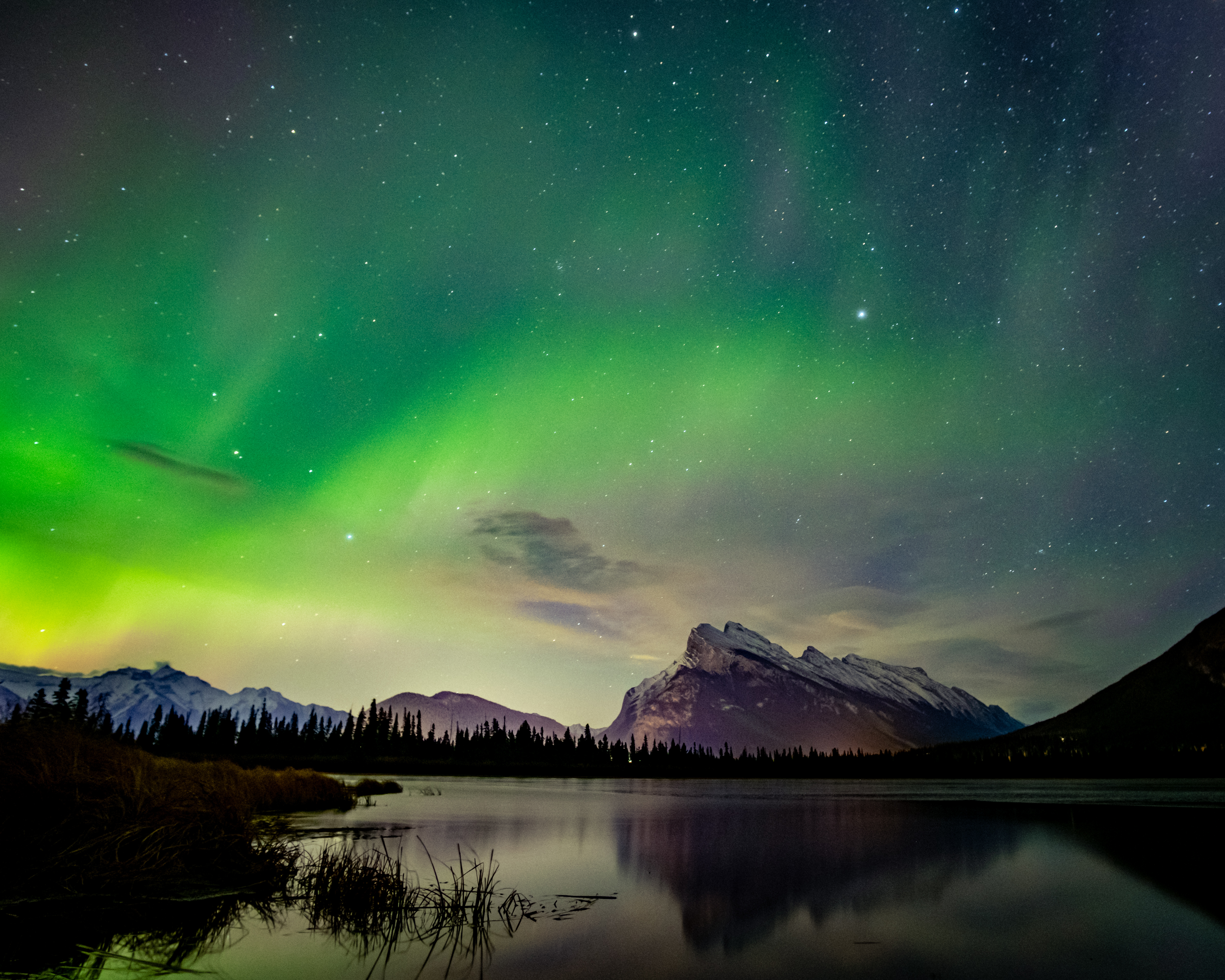 Your Guide to Experiencing the Aurora Borealis in Banff National Park. Banff & Lake Louise Tourism