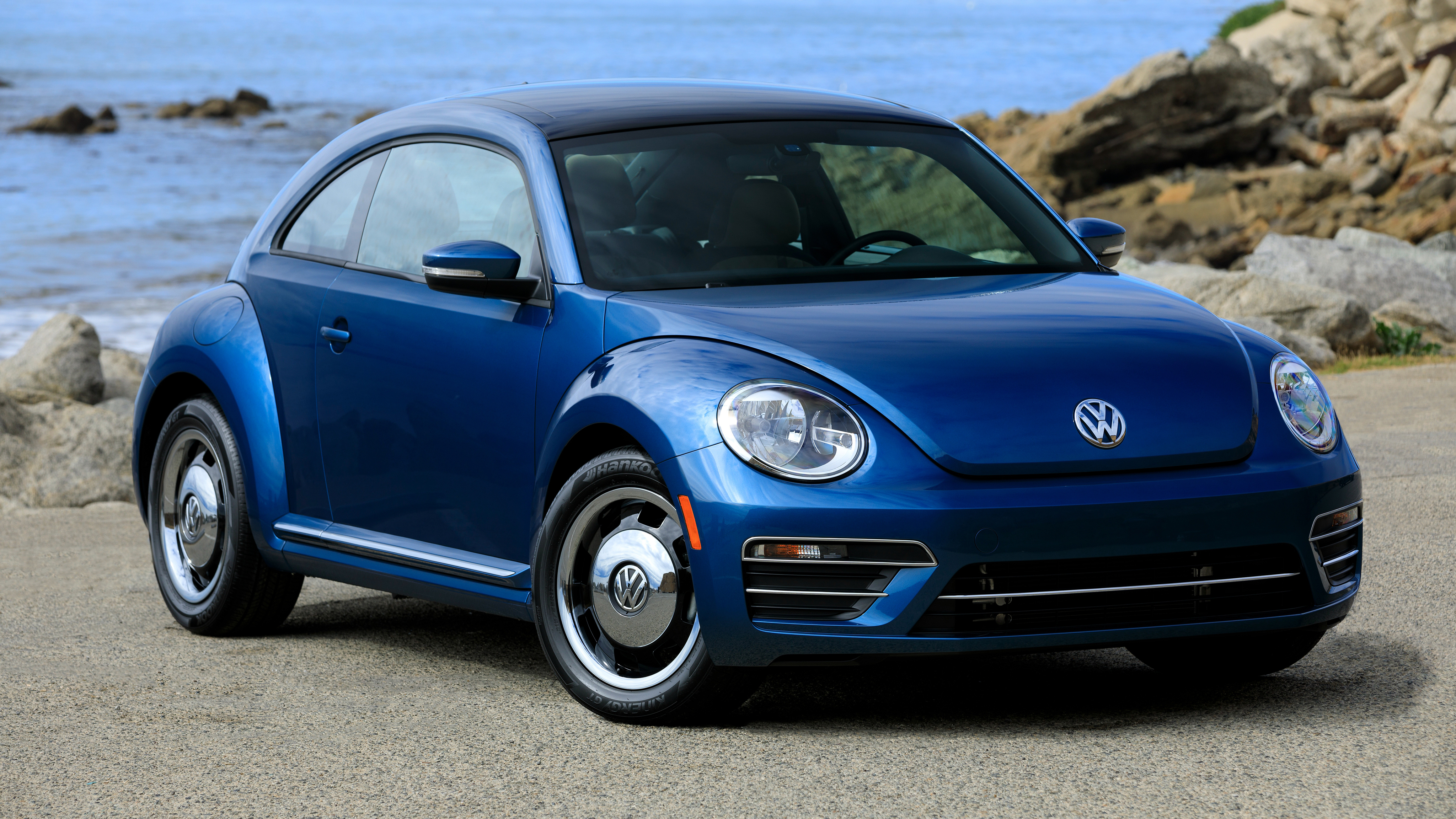 Blue coupe car of the Volkswagen Beetle Turbo, 2018 Desktop wallpaper 1024x600