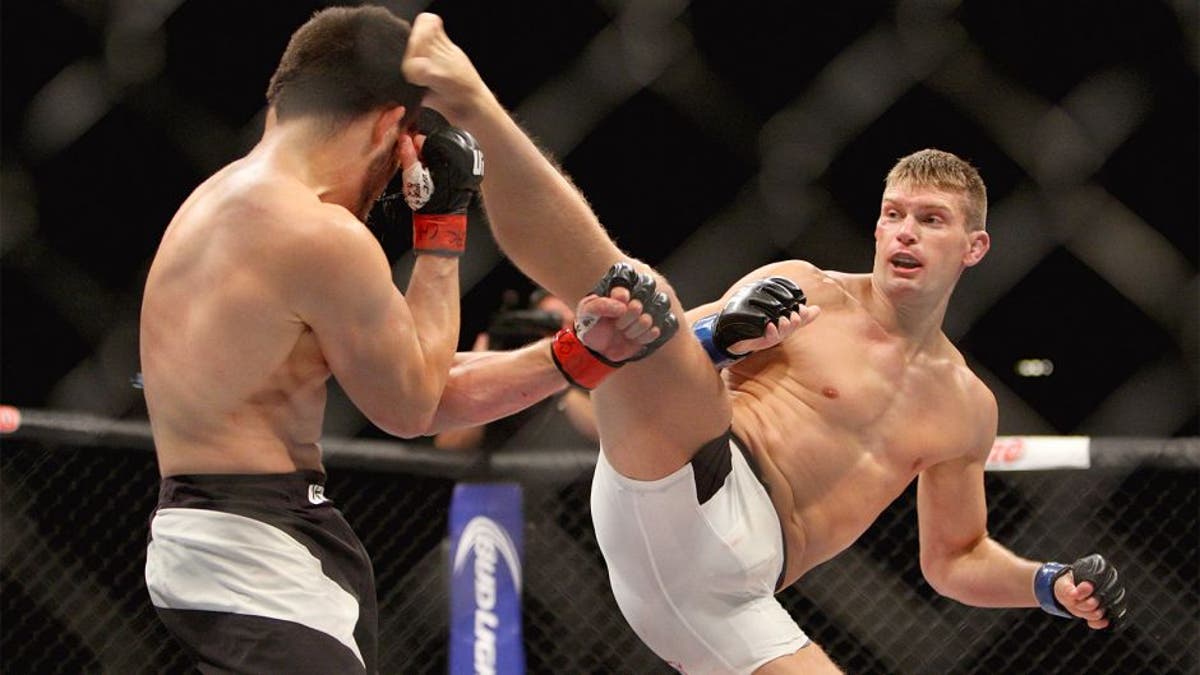 Stephen 'Wonderboy' Thompson undergoes knee surgery, wants opponent next