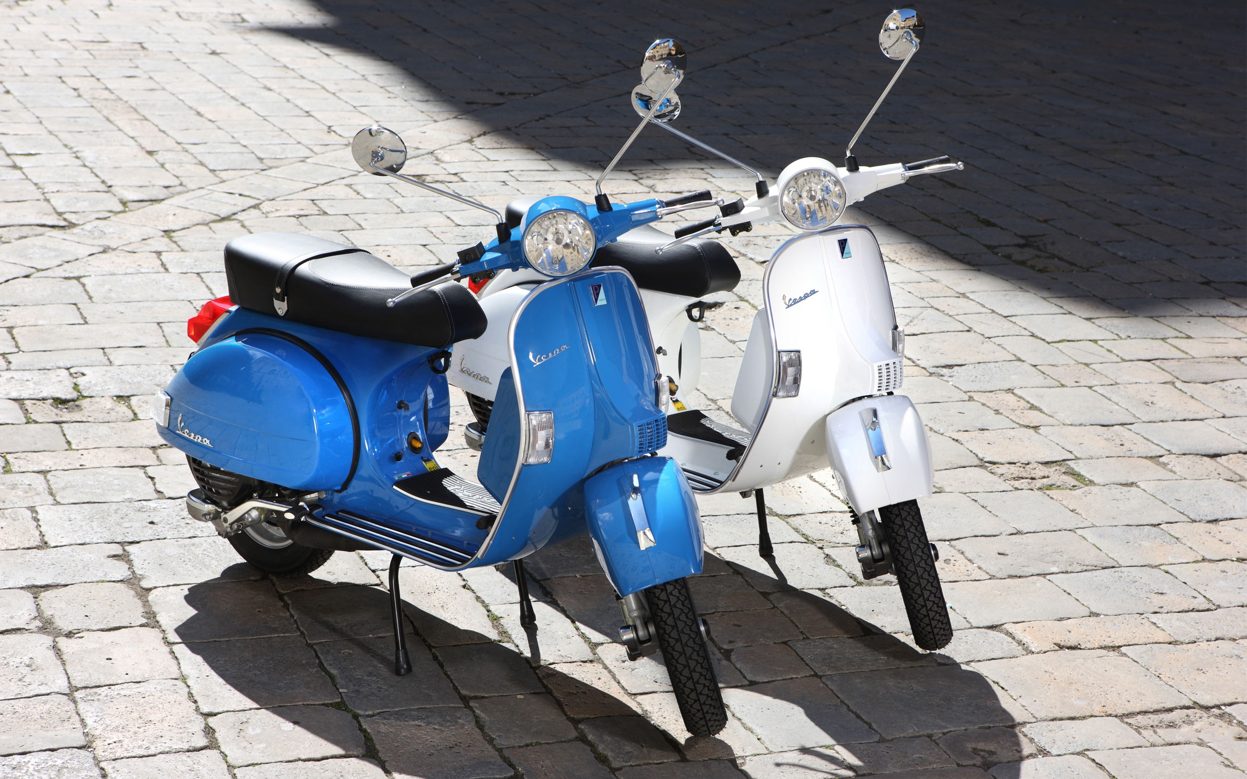 Vespa PX 150A 2011 HD Wallpaper