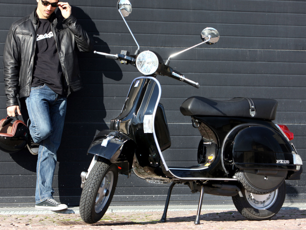 Vespa PX 125 Desktop wallpaper 1024x768