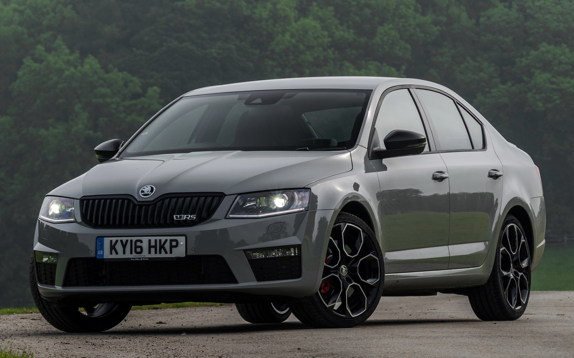 Skoda Octavia vRS 230 (UK) and HD Image