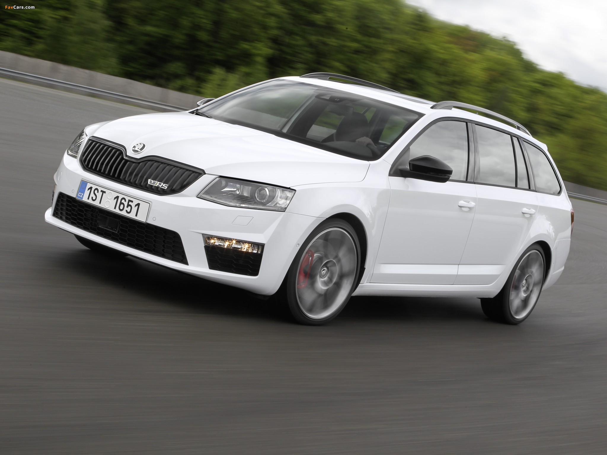Škoda Octavia RS Combi (5E) 2013 wallpaper (2048x1536)