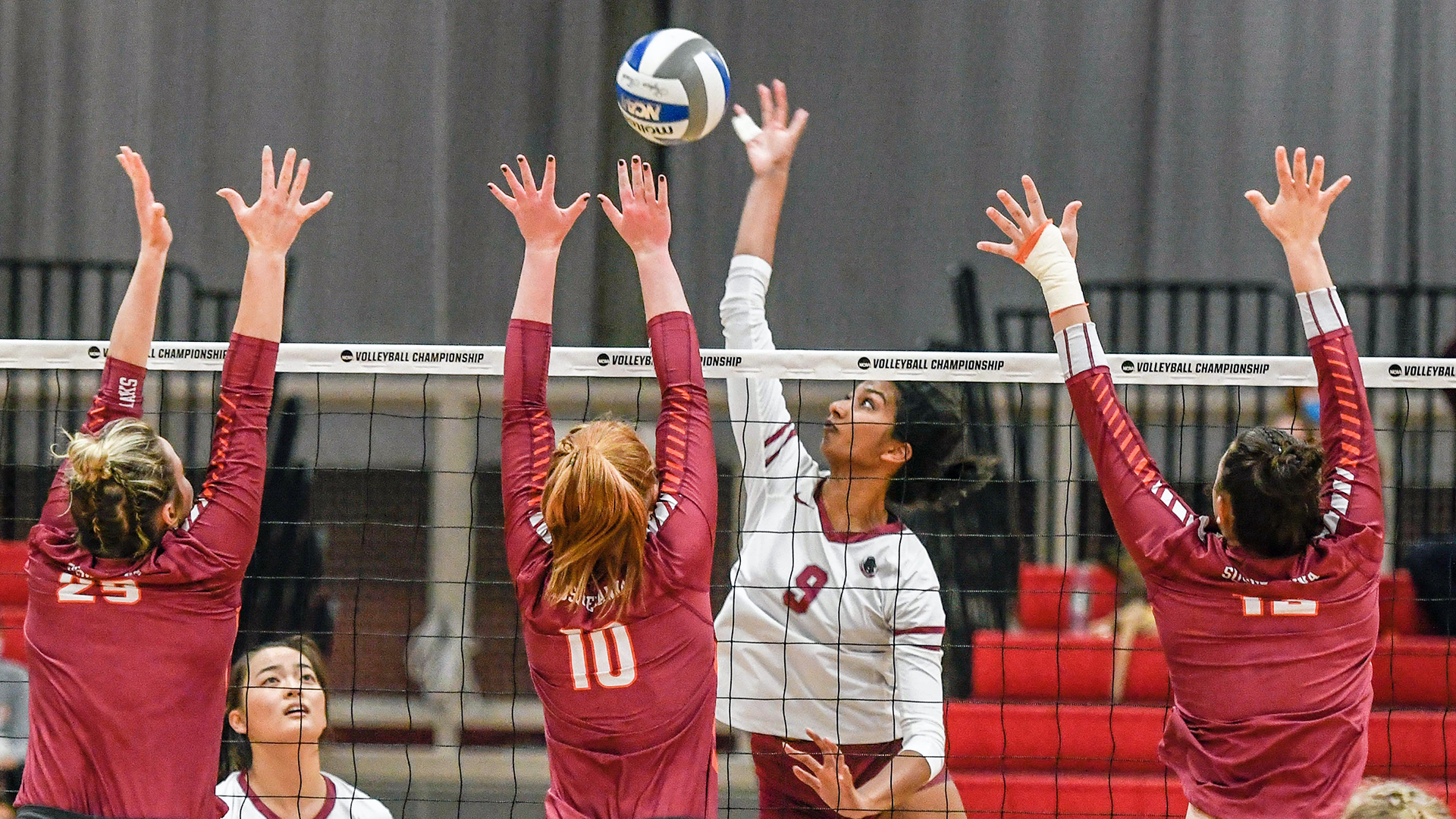 No. 18 MIT Outlasts Emerson In Five Set Thriller Institute Of Technology