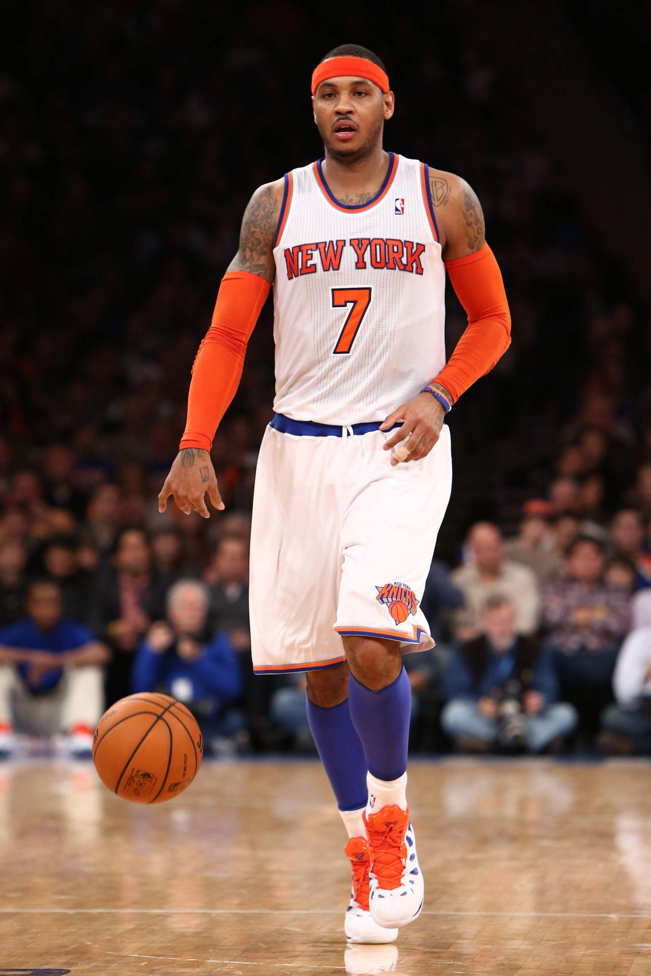 Download Carmelo Anthony Knicks Ball Dribble Wallpaper