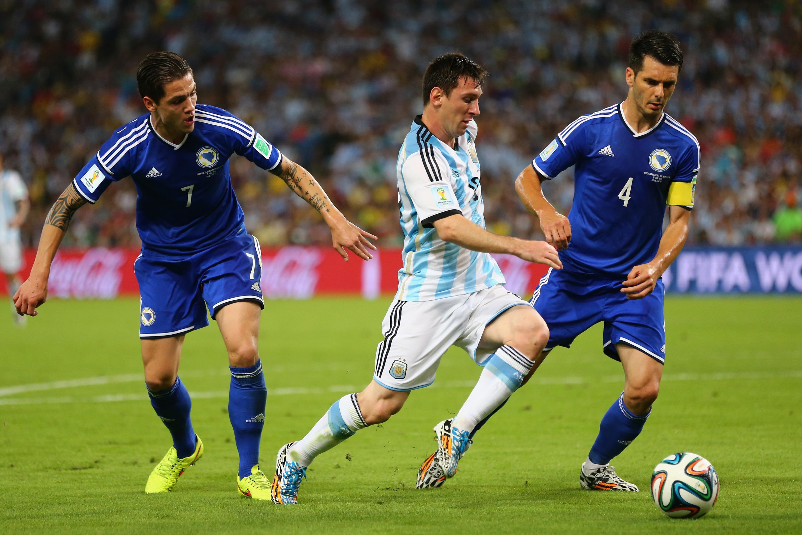 The Sports Science Behind Lionel Messi's Amazing Dribbling Ability. News, Scores, Highlights, Stats, and Rumors