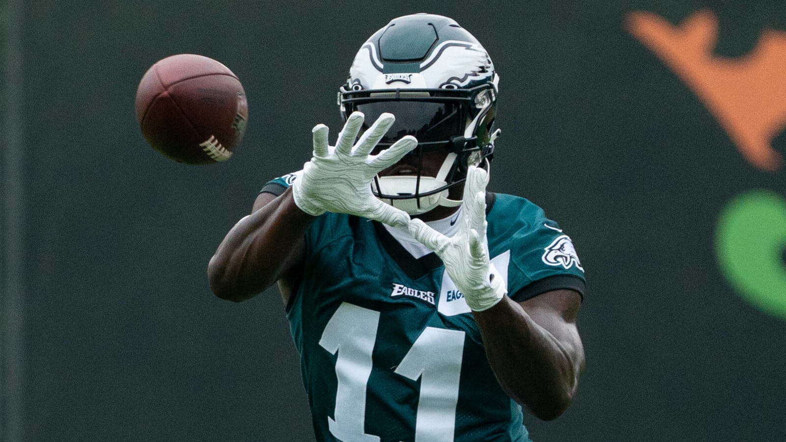 A.J. Brown predicted to match Terrell Owens in Eagles debut