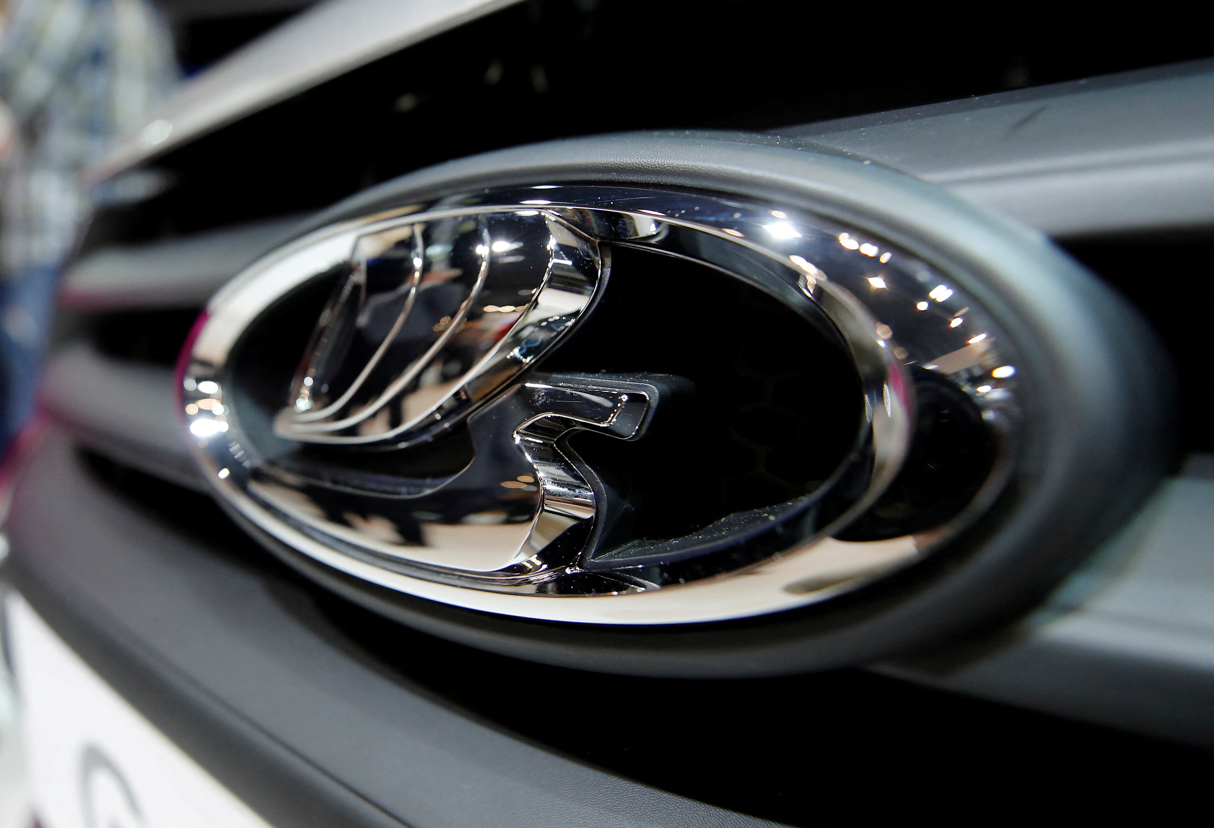 Russian Carmaker Avtovaz Plans Four Day Week For Three Months From June 6
