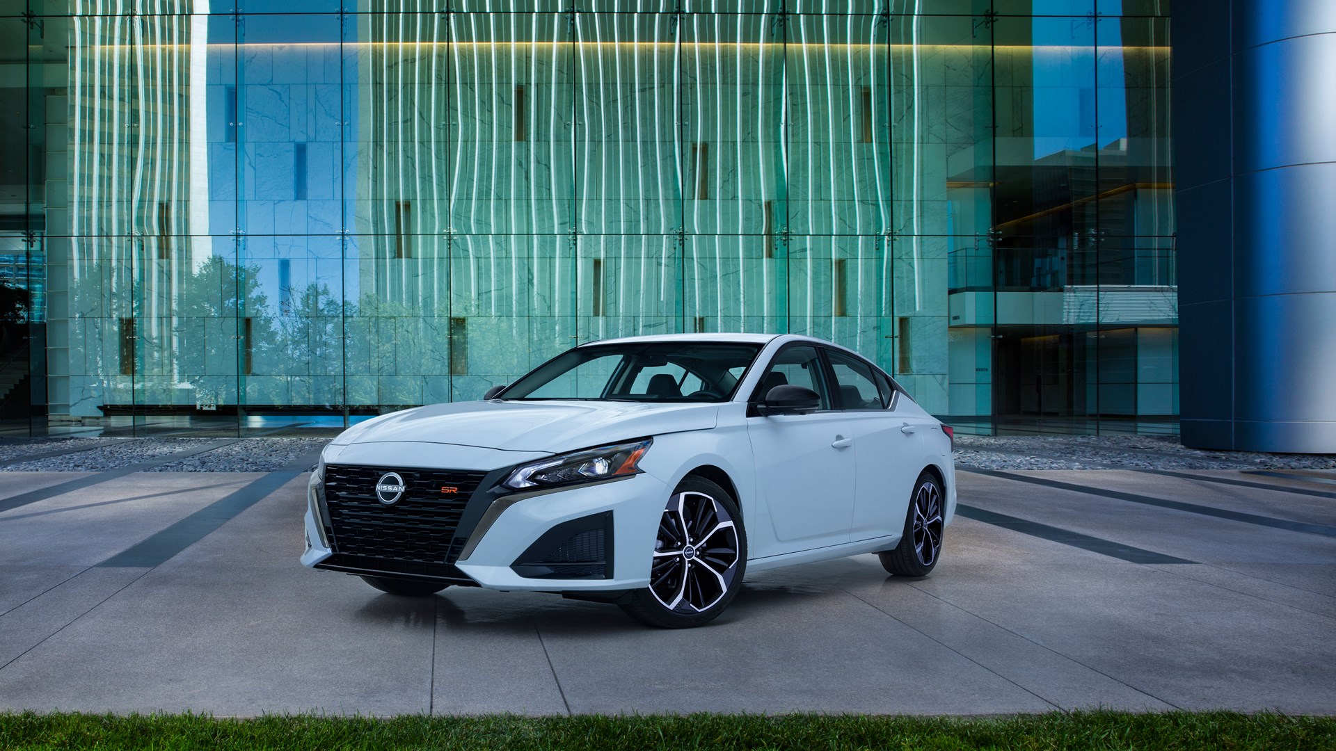 2023 Nissan Altima Gets Facelift, Big Screen, More Standard Tech