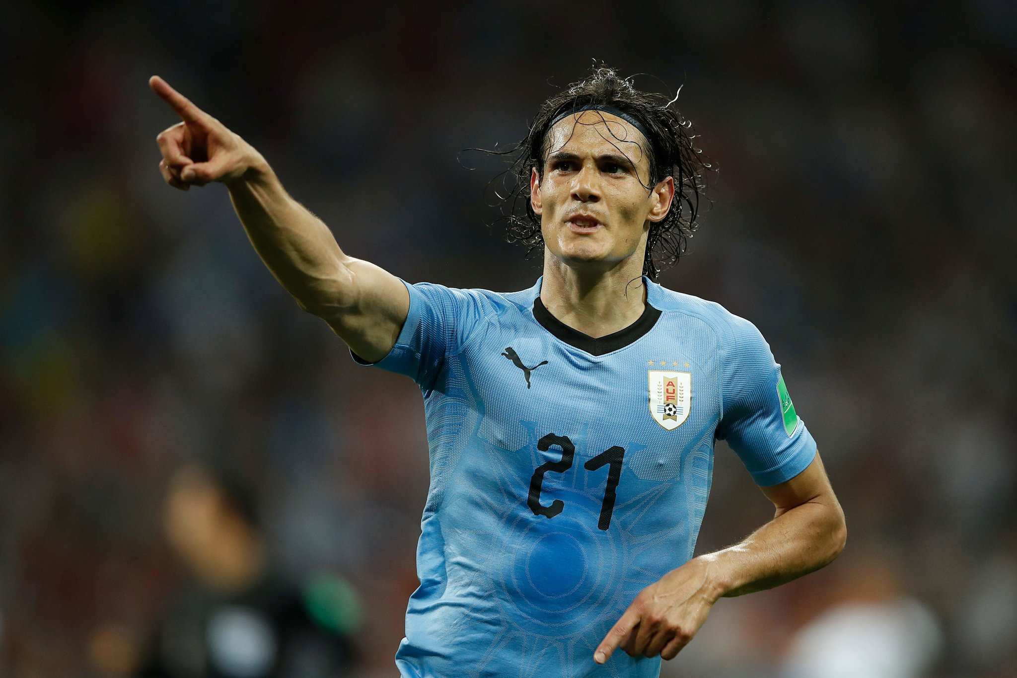 Edinson Cavani Uses His Head, and Foot, as Uruguay Ousts Portugal