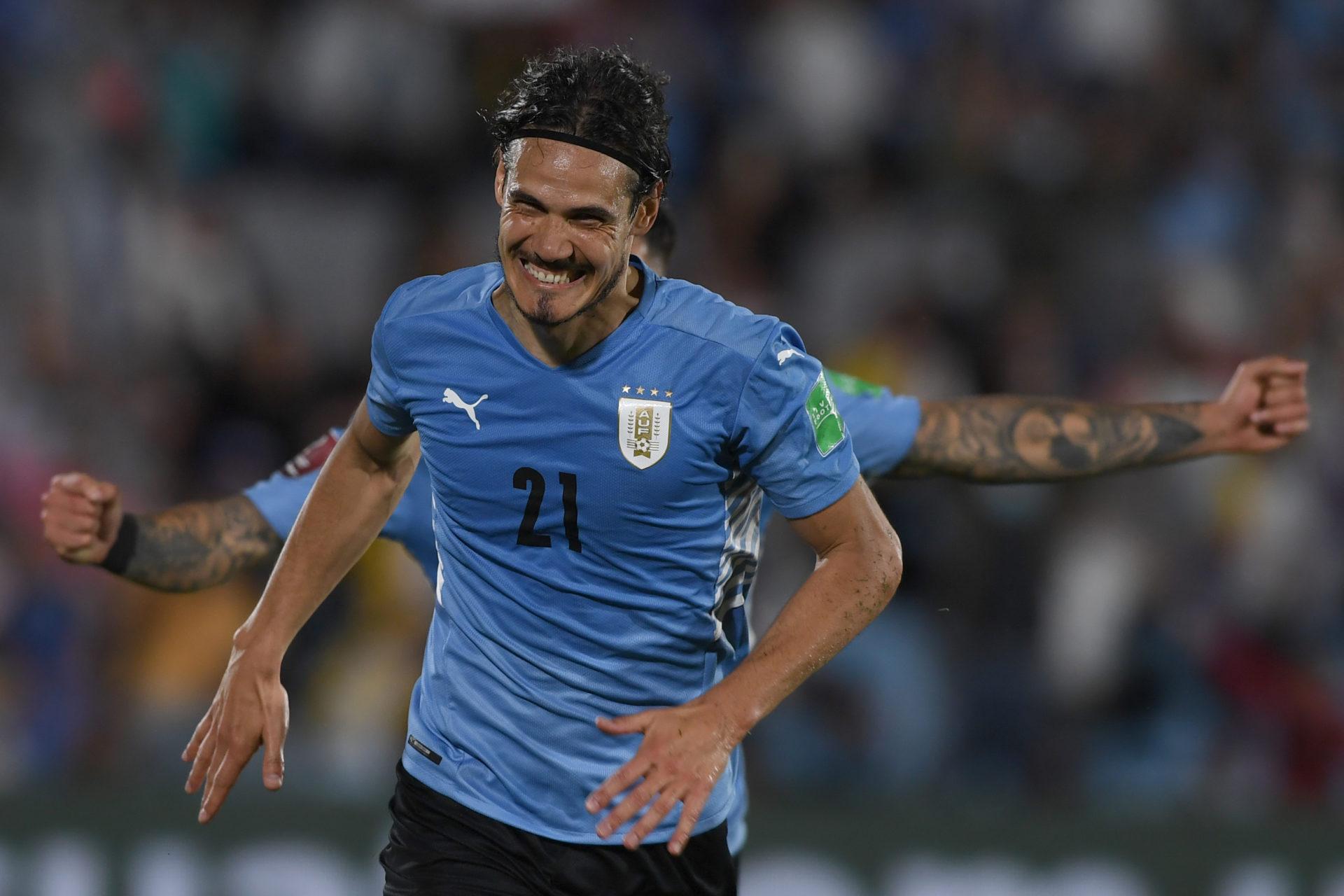 Cavani pictured training for Uruguay ahead of decisive World Cup qualifiers