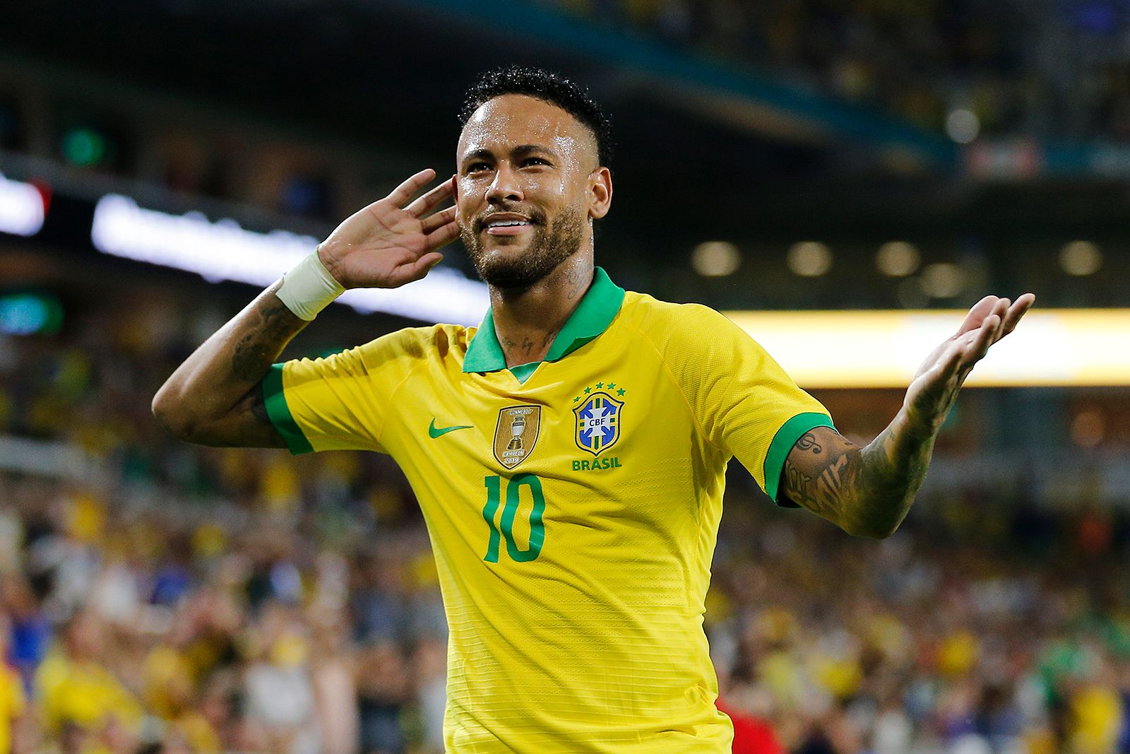 Neymar Jr.: Brazilian soccer star faces criticism for Bolsonaro support