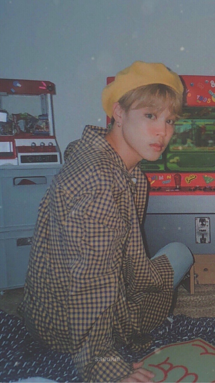 VMIN COUPLE LOCKSCREEN discovered by