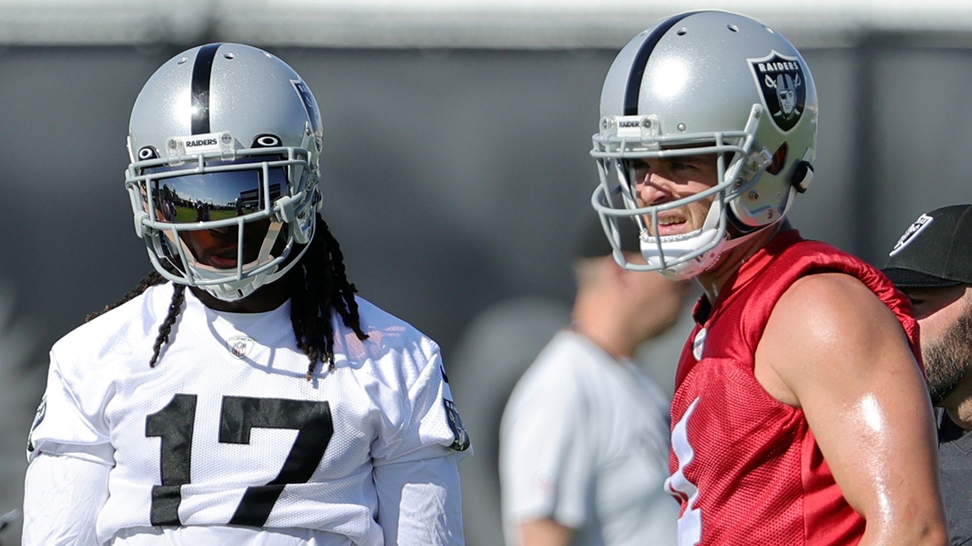 Davante Adams clarifies comment that Raiders QB Derek Carr is Hall of Famer