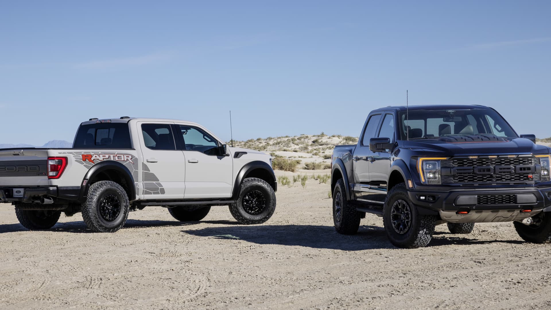 Ford Unveils New 700 Horsepower F 150 Raptor R Pickup
