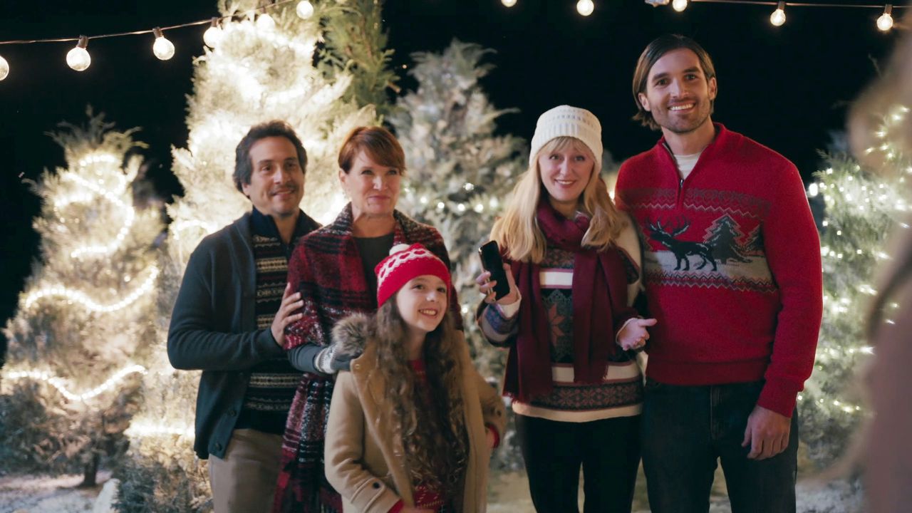 How To Watch The New Great American Family Christmas Movies This Weekend (11 19 11 20)
