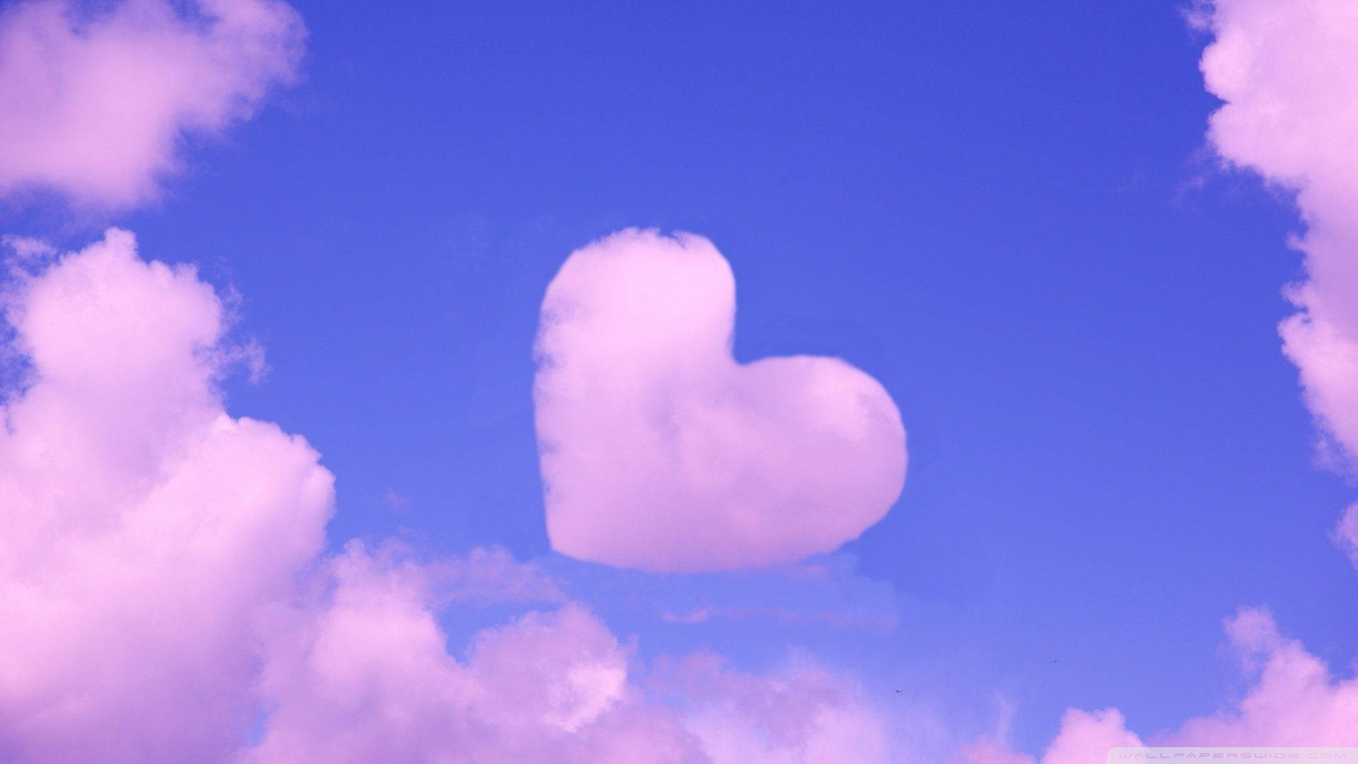 Download Pretty Heart Cloud Image Wallpaper