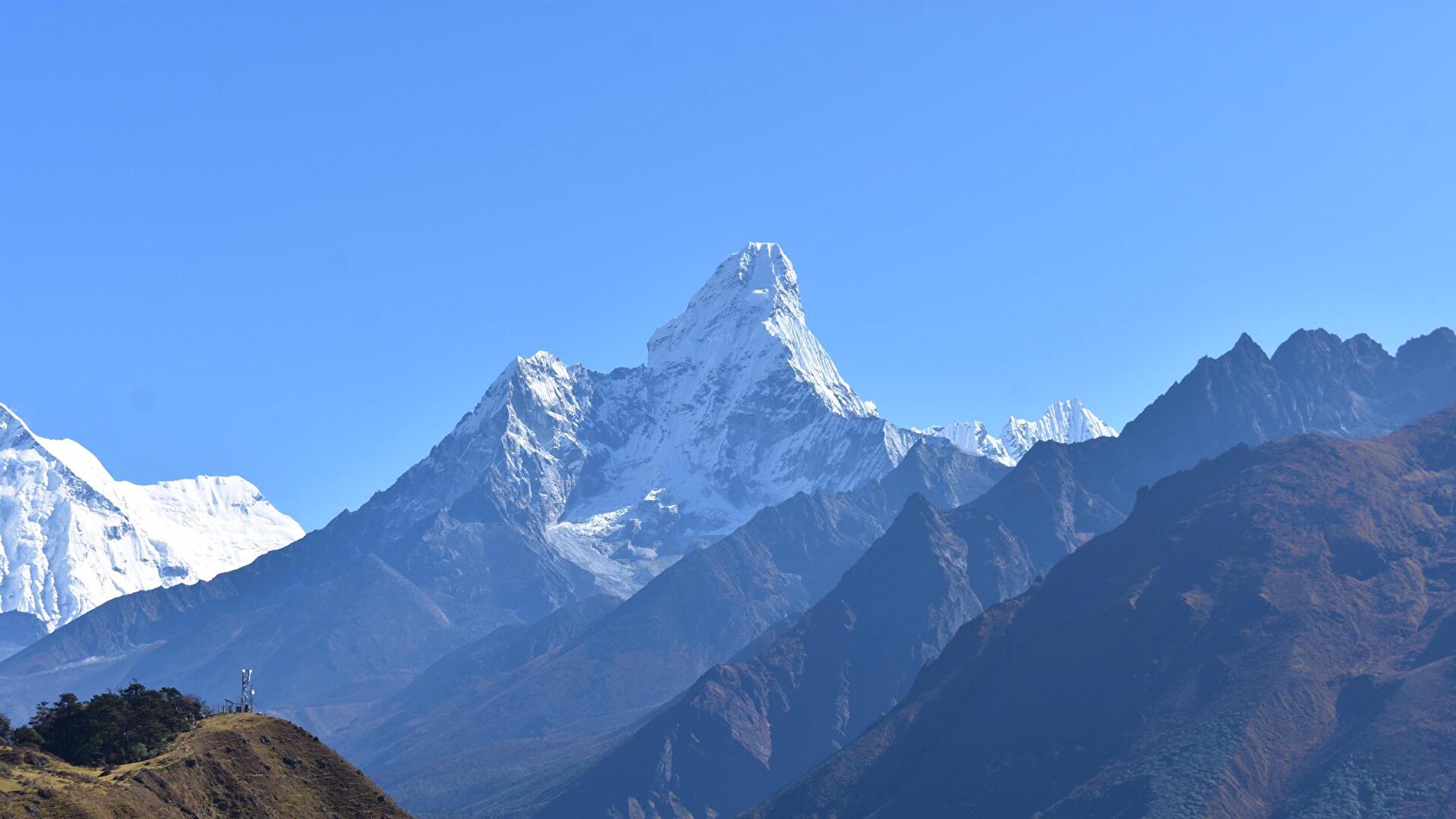 Ama Dablam Khumbu Valley, Nepal [1920 × 1080]